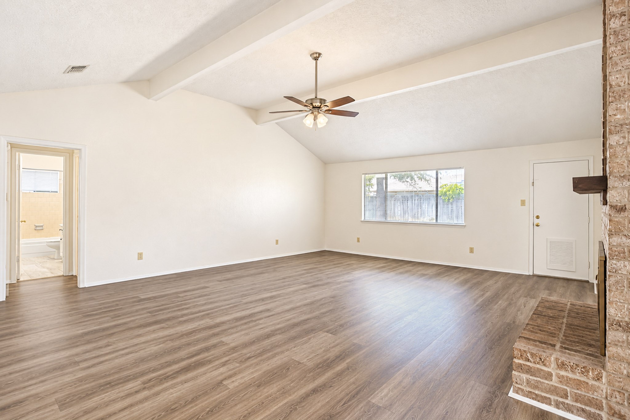 2326 Hazy Creek Drive Property Photo 5