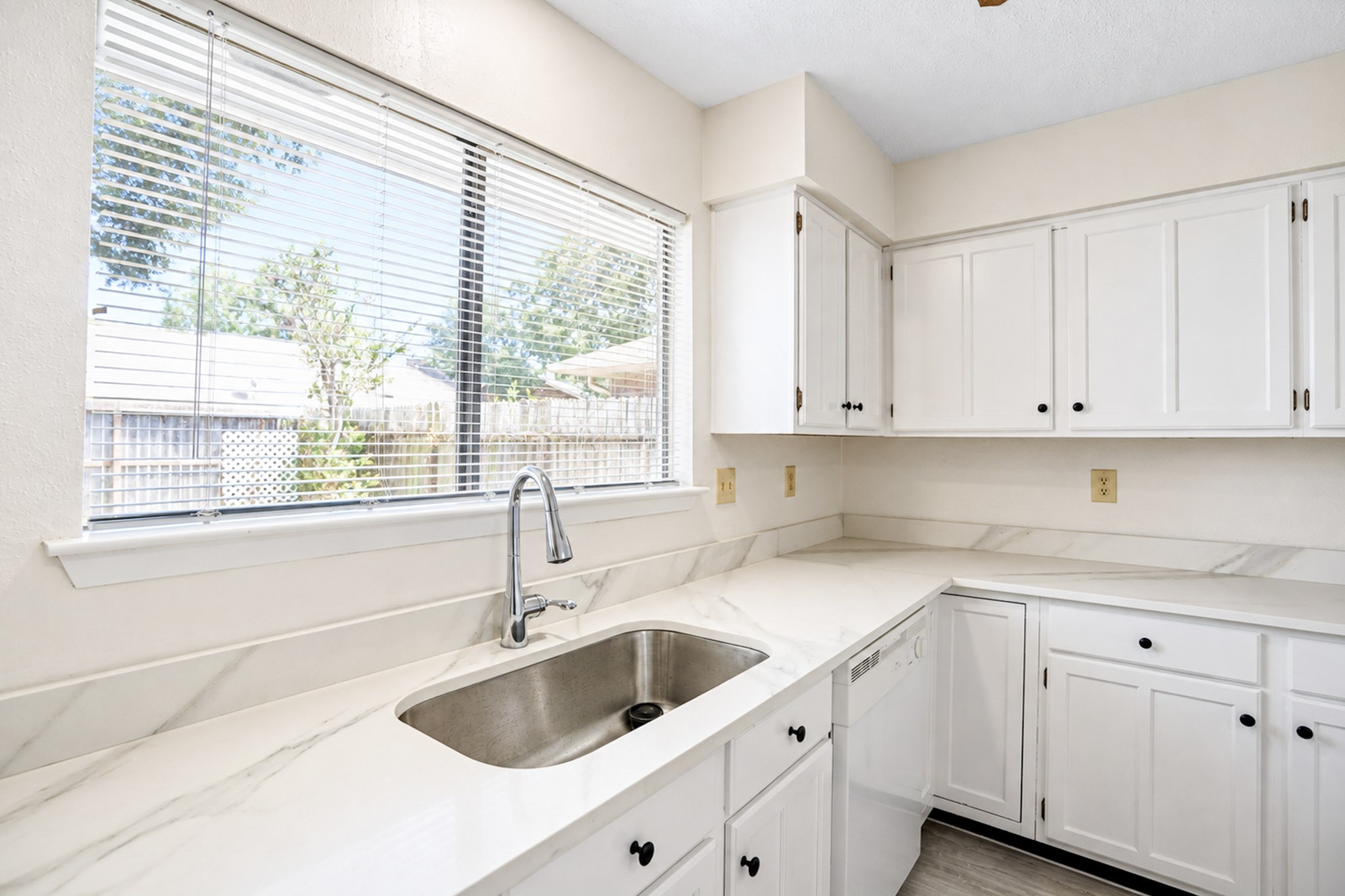 2326 Hazy Creek Drive Property Photo 14