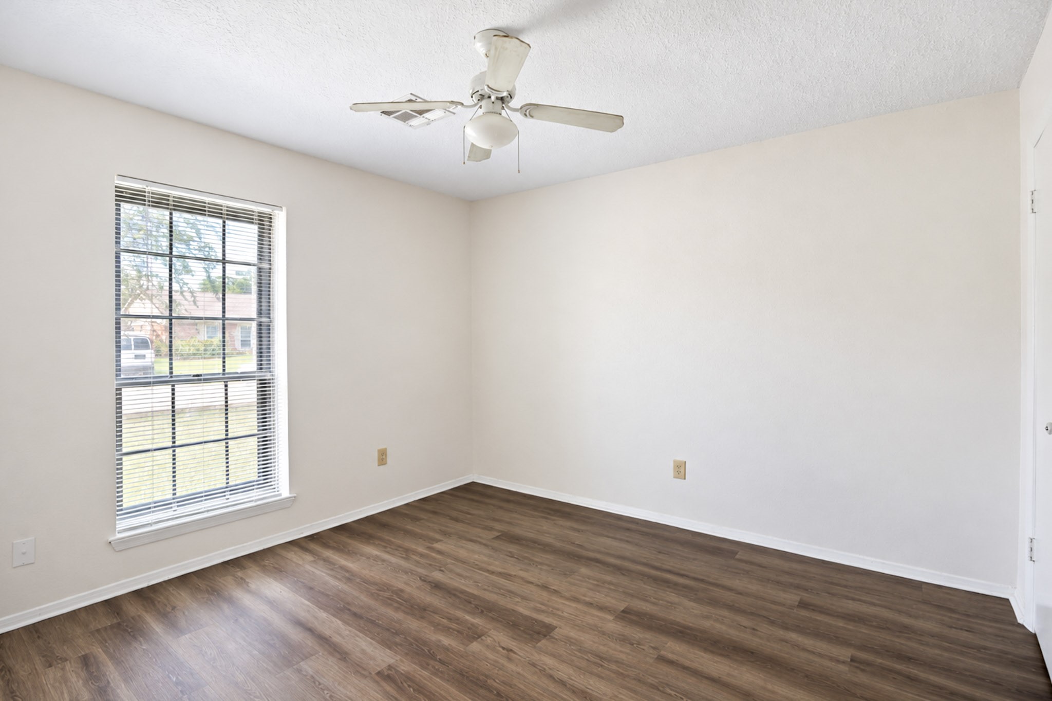 2326 Hazy Creek Drive Property Photo 28