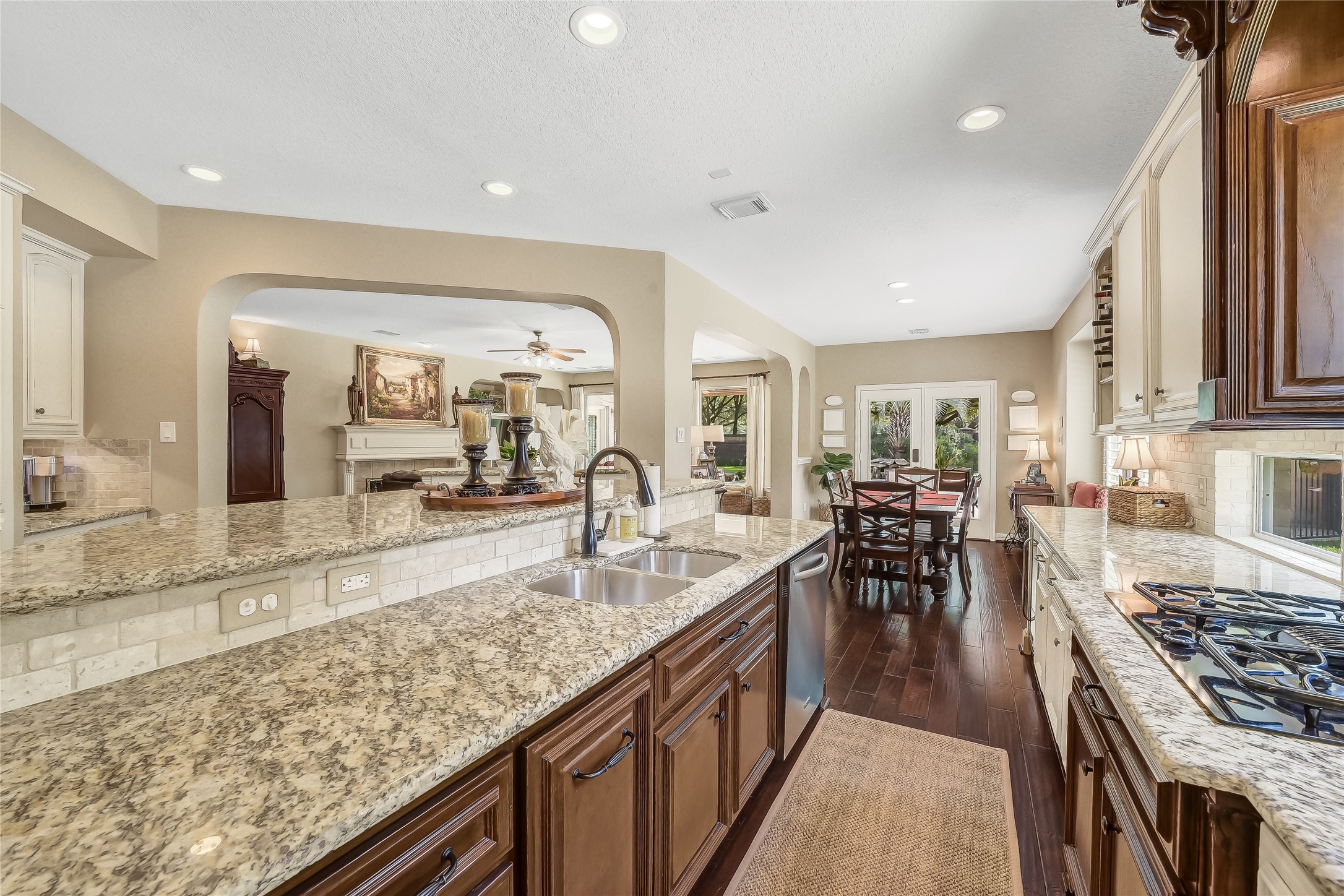 22307 Maybrook Park Circle Property Photo 3