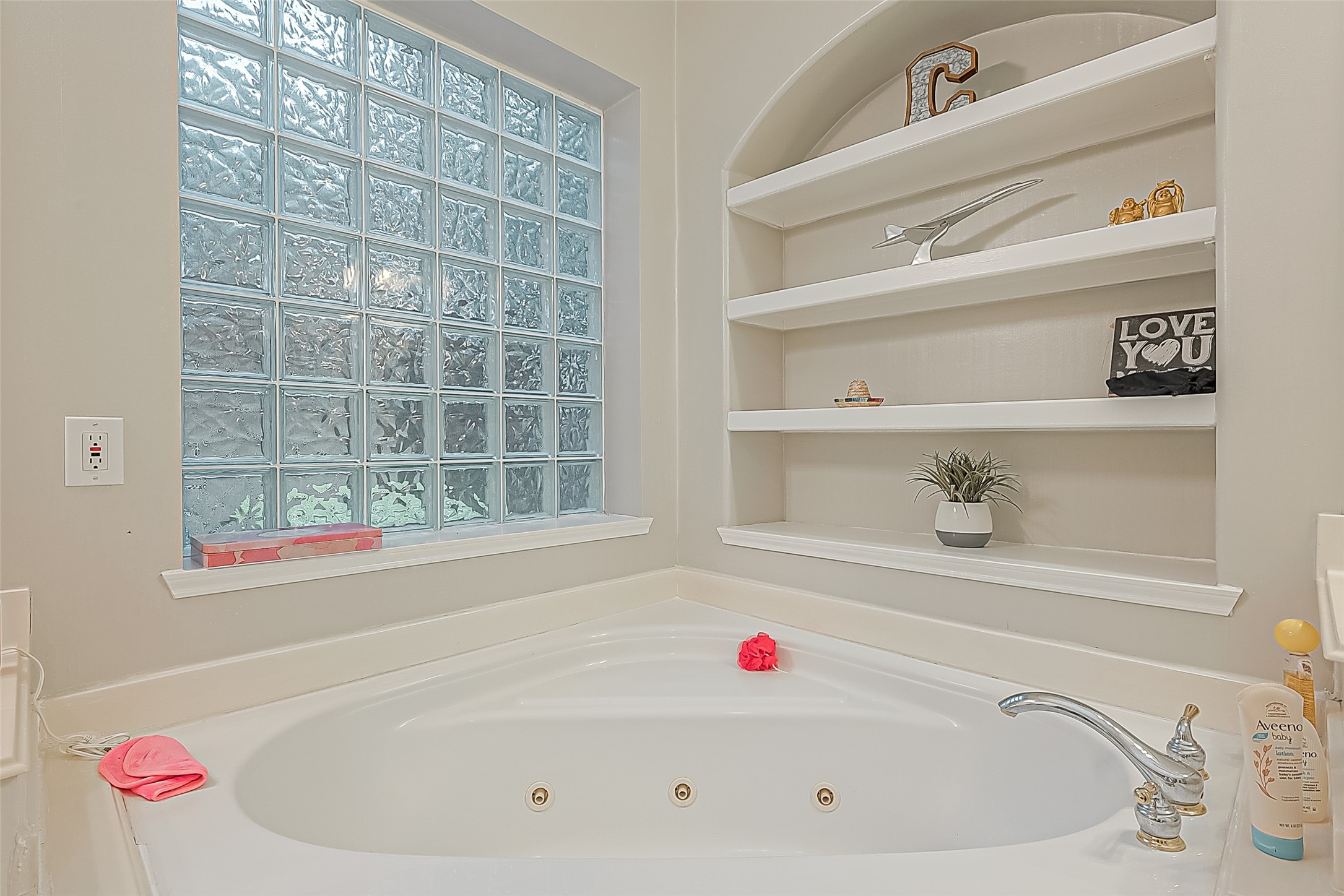 4202 Stone Oak Court Property Photo 8