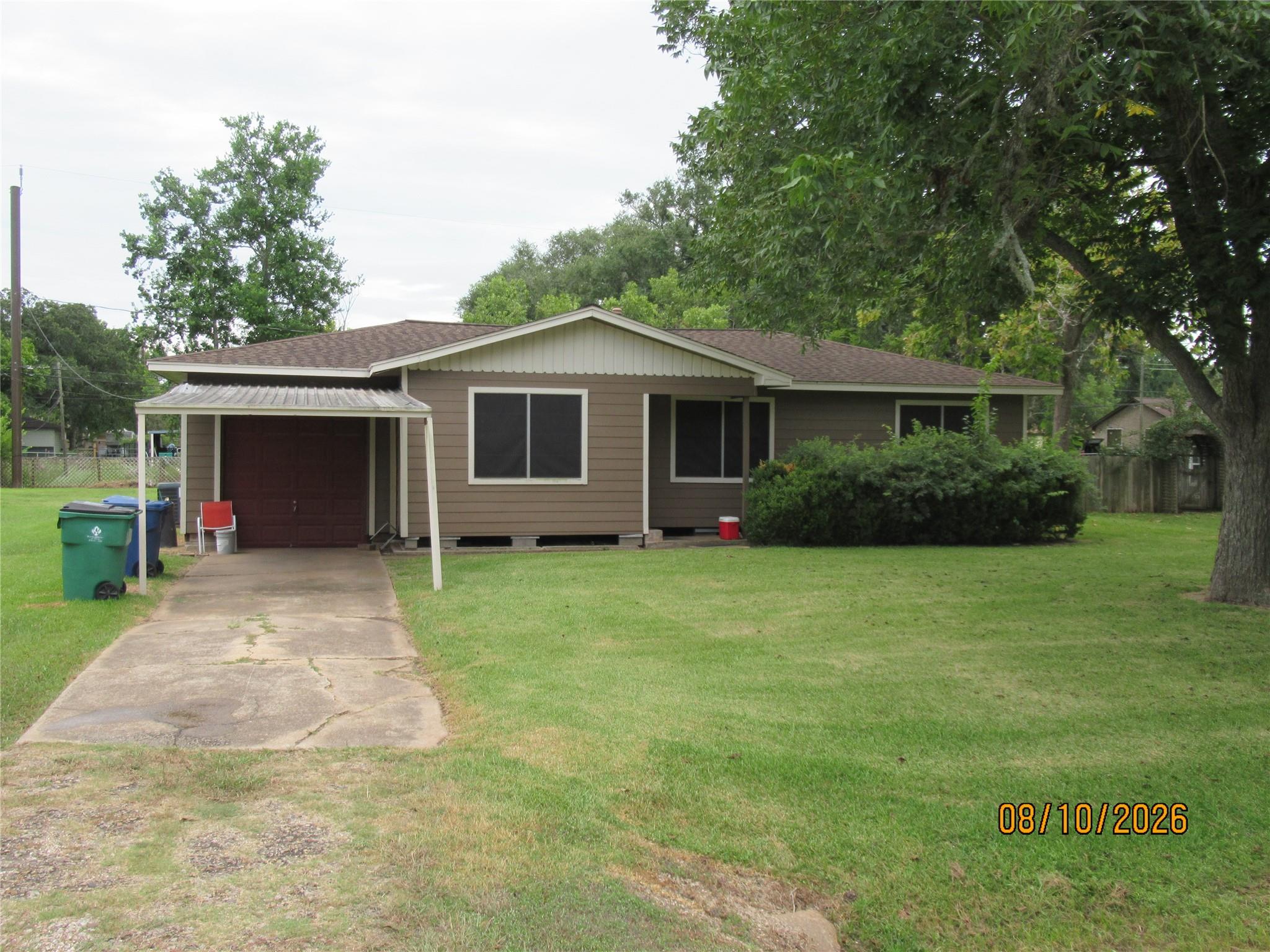 225 Moore Street, Richwood TX 77531 Property Photo 1