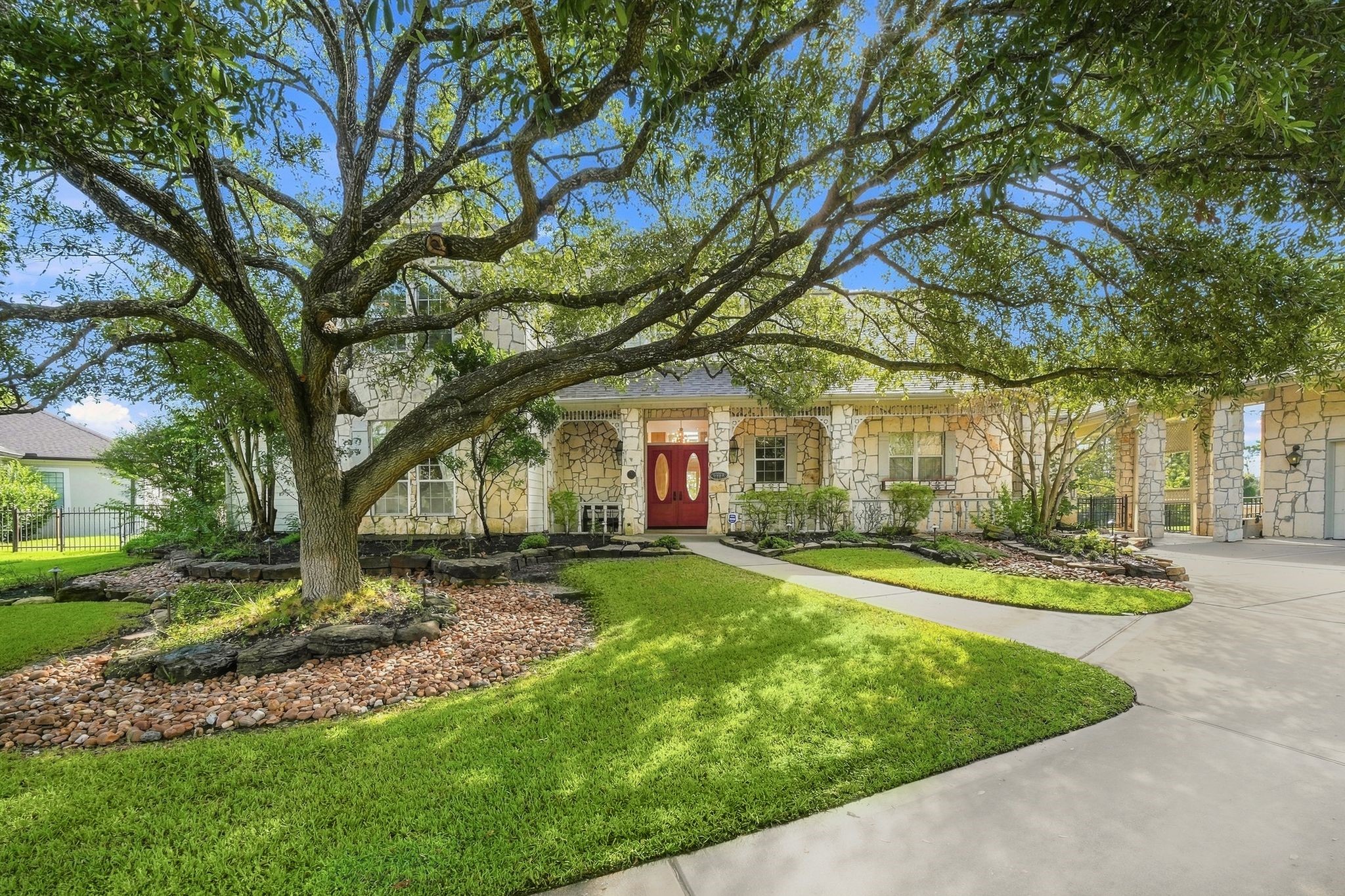 6503 Sussex Court Property Photo 1