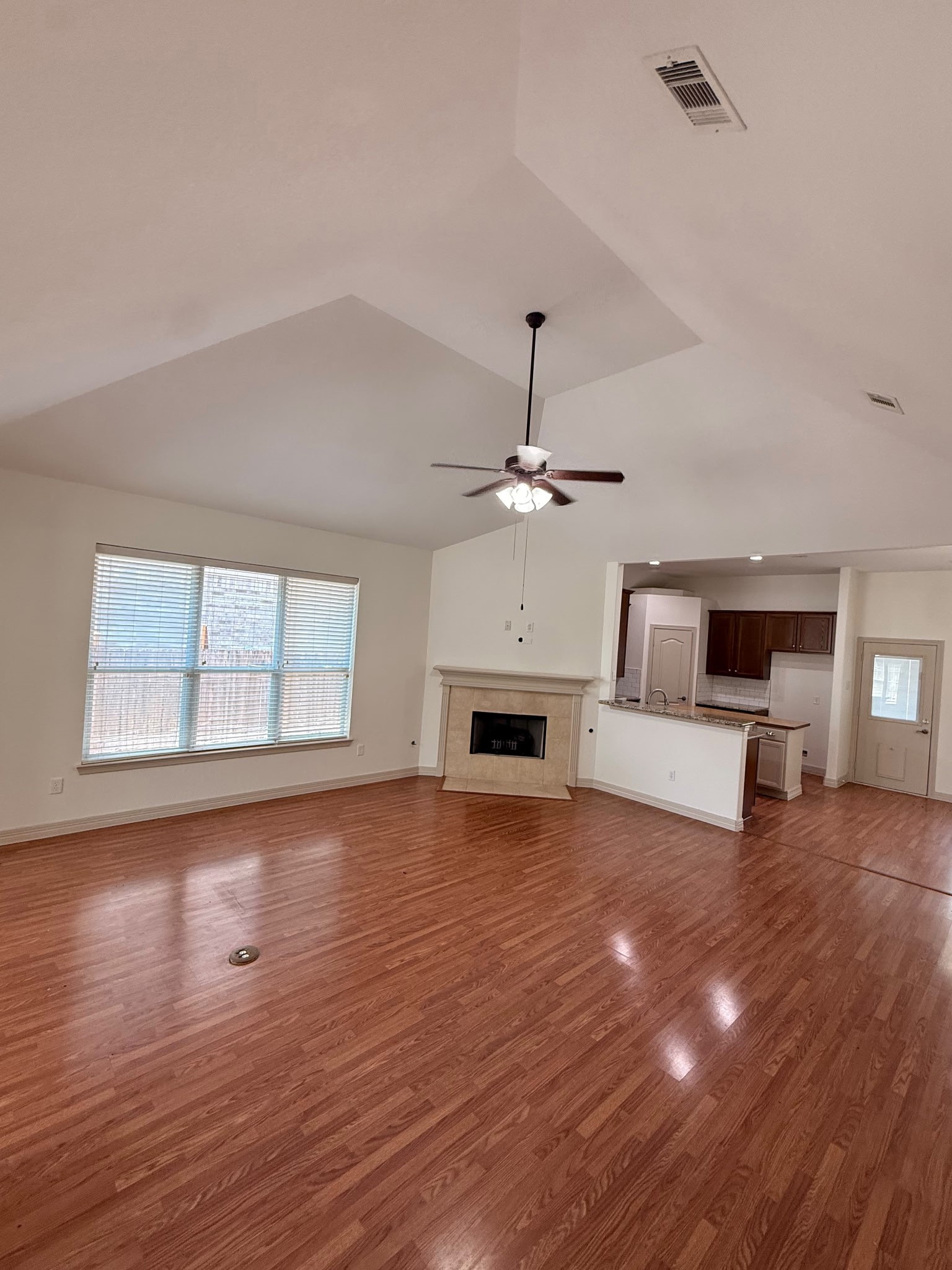 19057 Hammer Lane Property Photo 4
