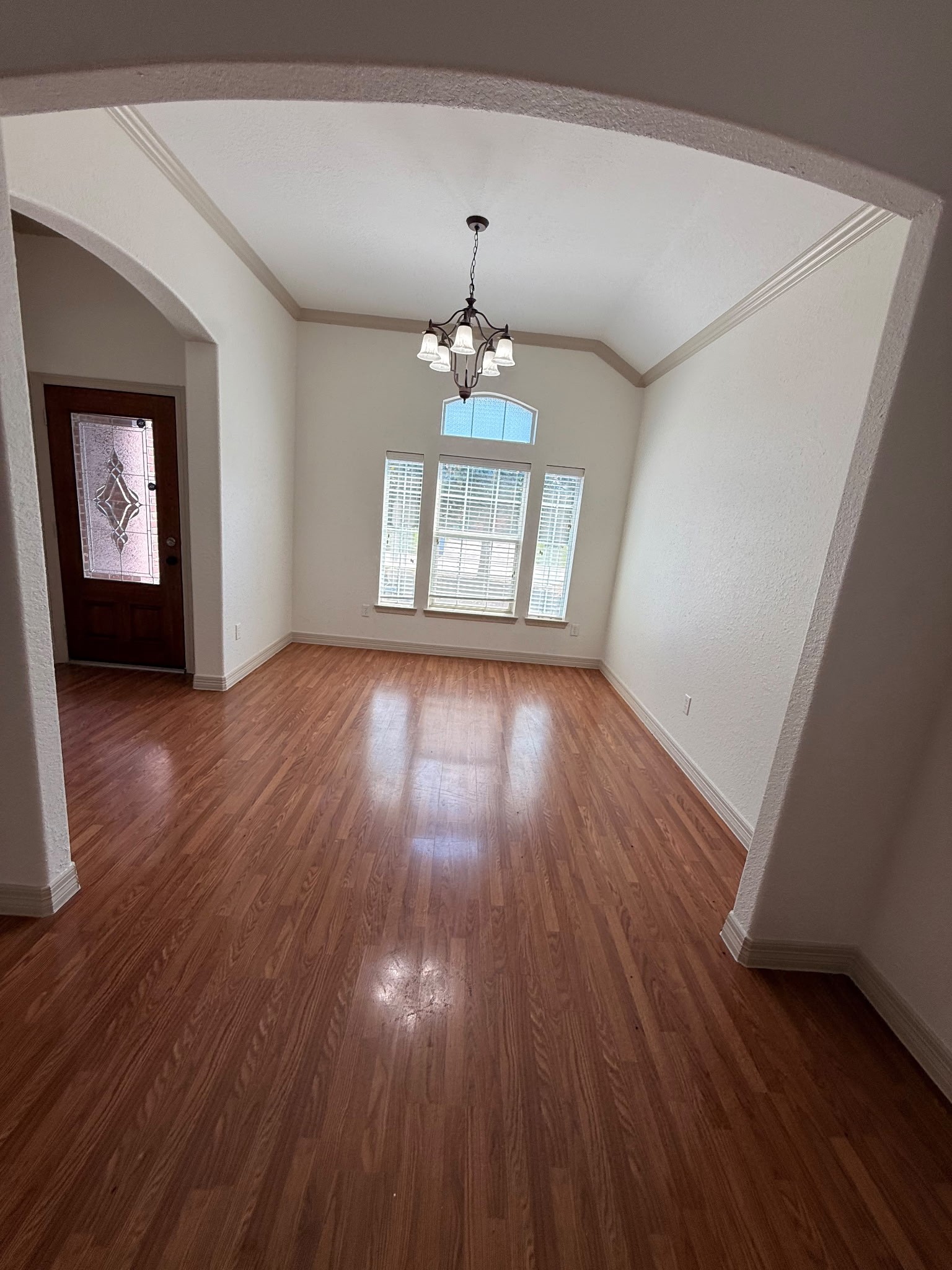 19057 Hammer Lane Property Photo 5