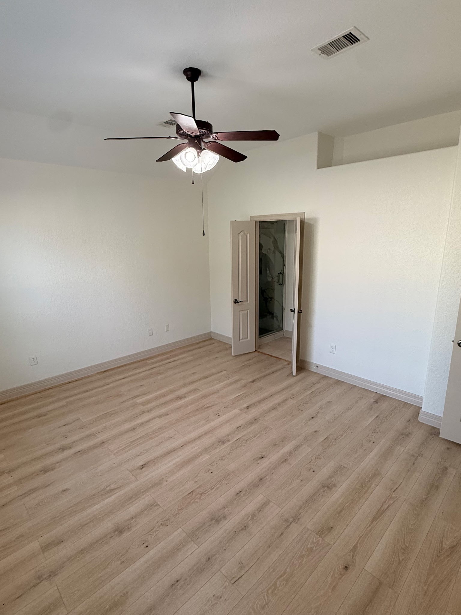 19057 Hammer Lane Property Photo 9