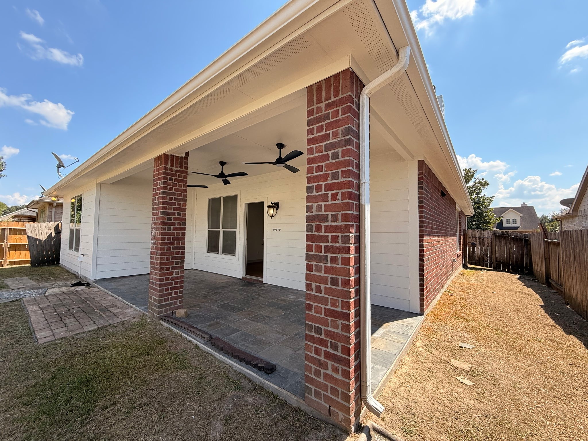 19057 Hammer Lane Property Photo 11