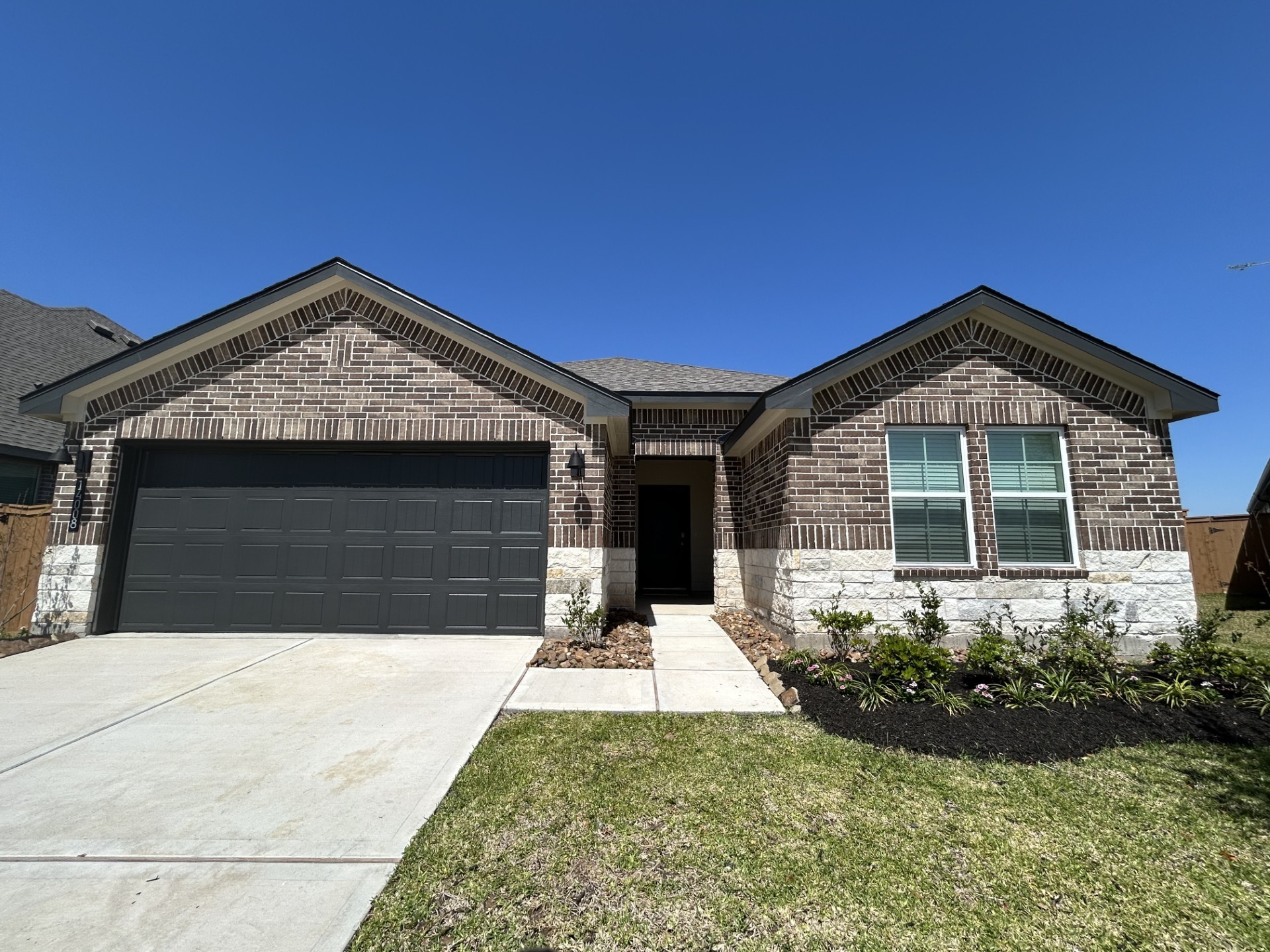 14008 Pine Cliffs Property Photo 1
