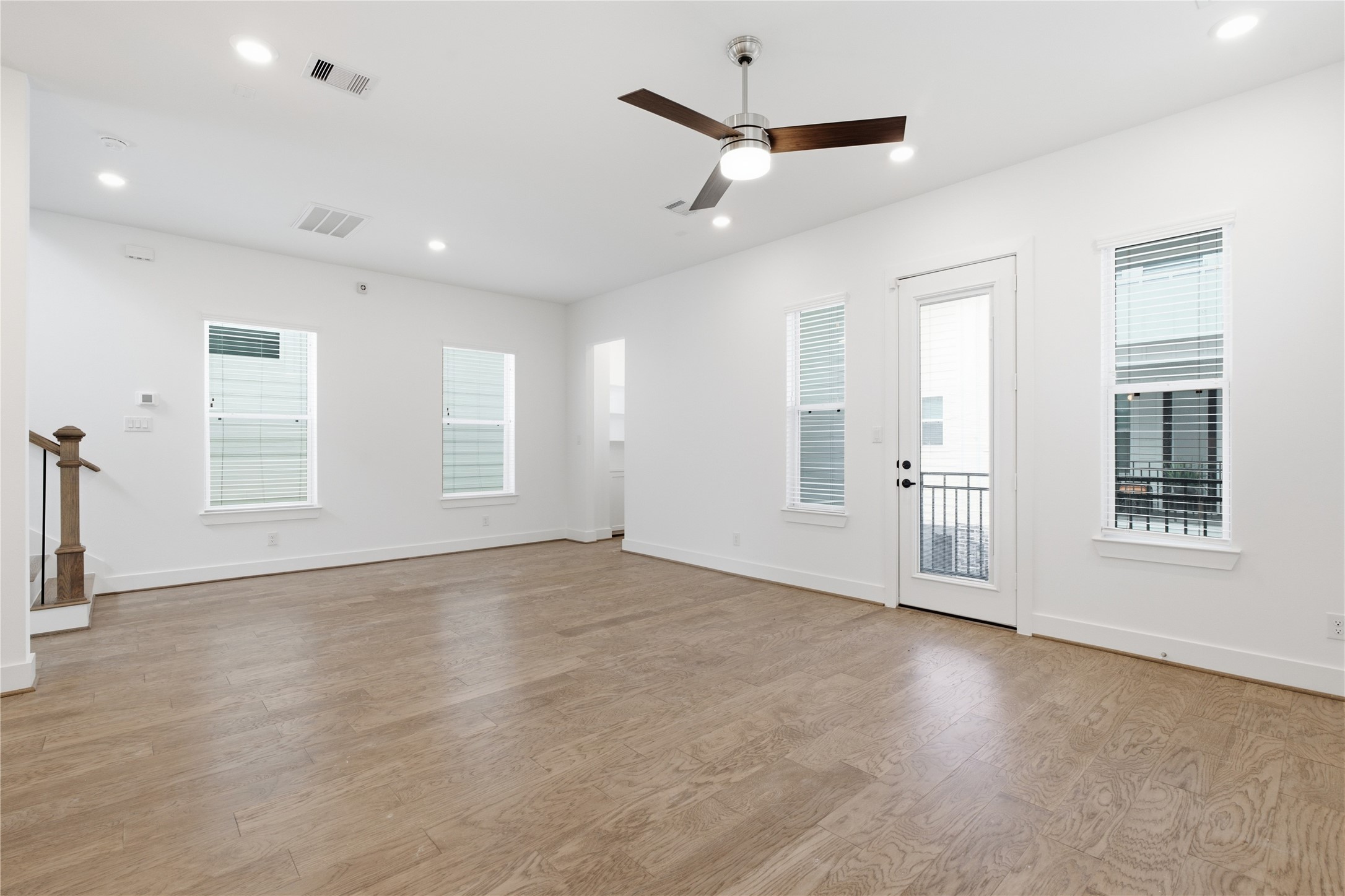 712 W Donovan Street C Property Photo 7