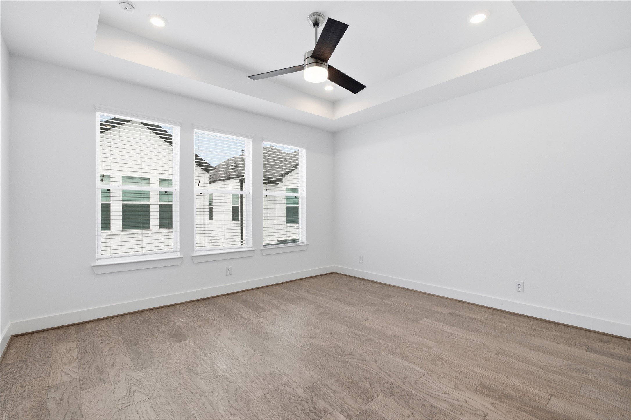712 W Donovan Street C Property Photo 16