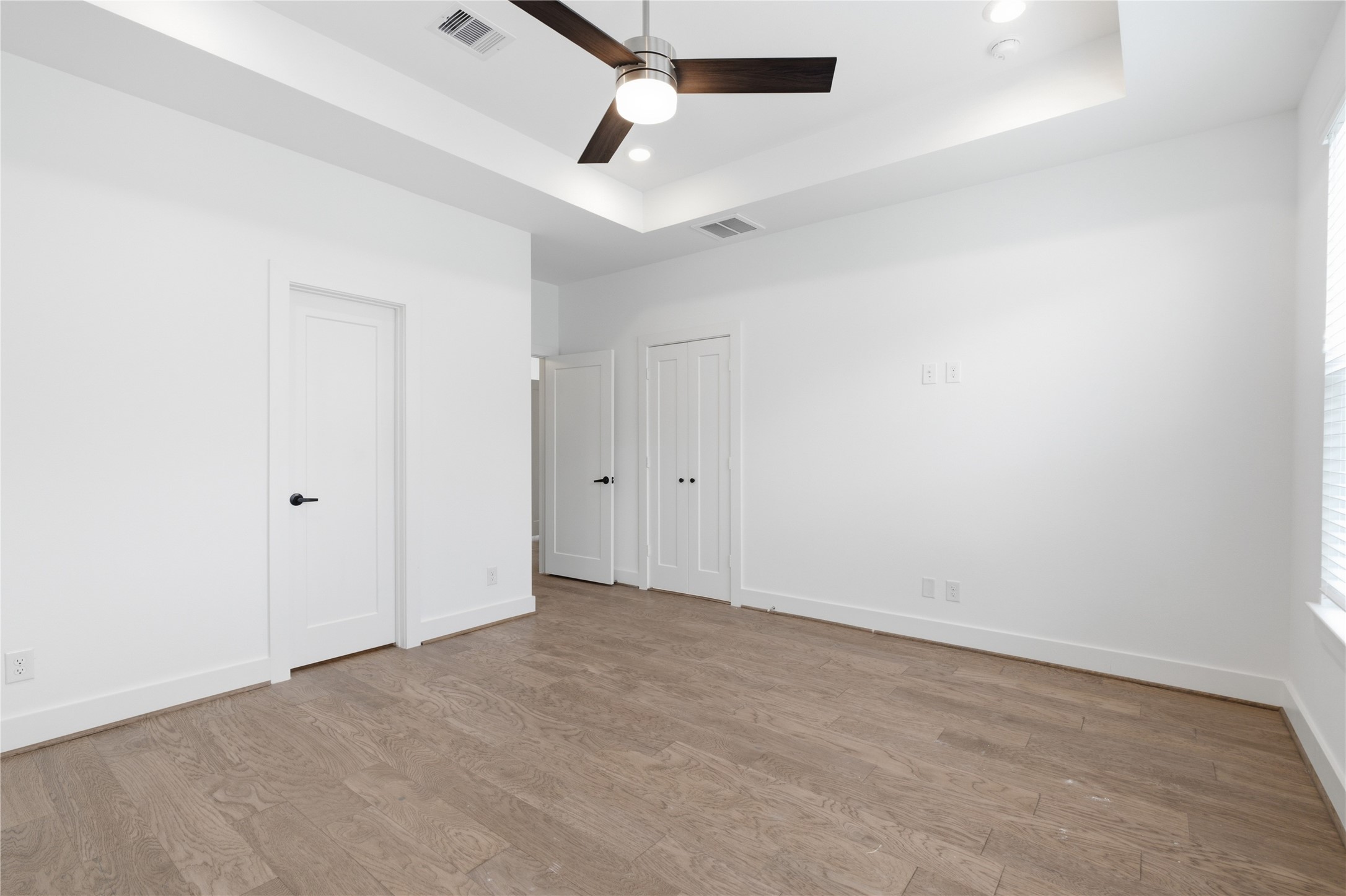 712 W Donovan Street C Property Photo 17