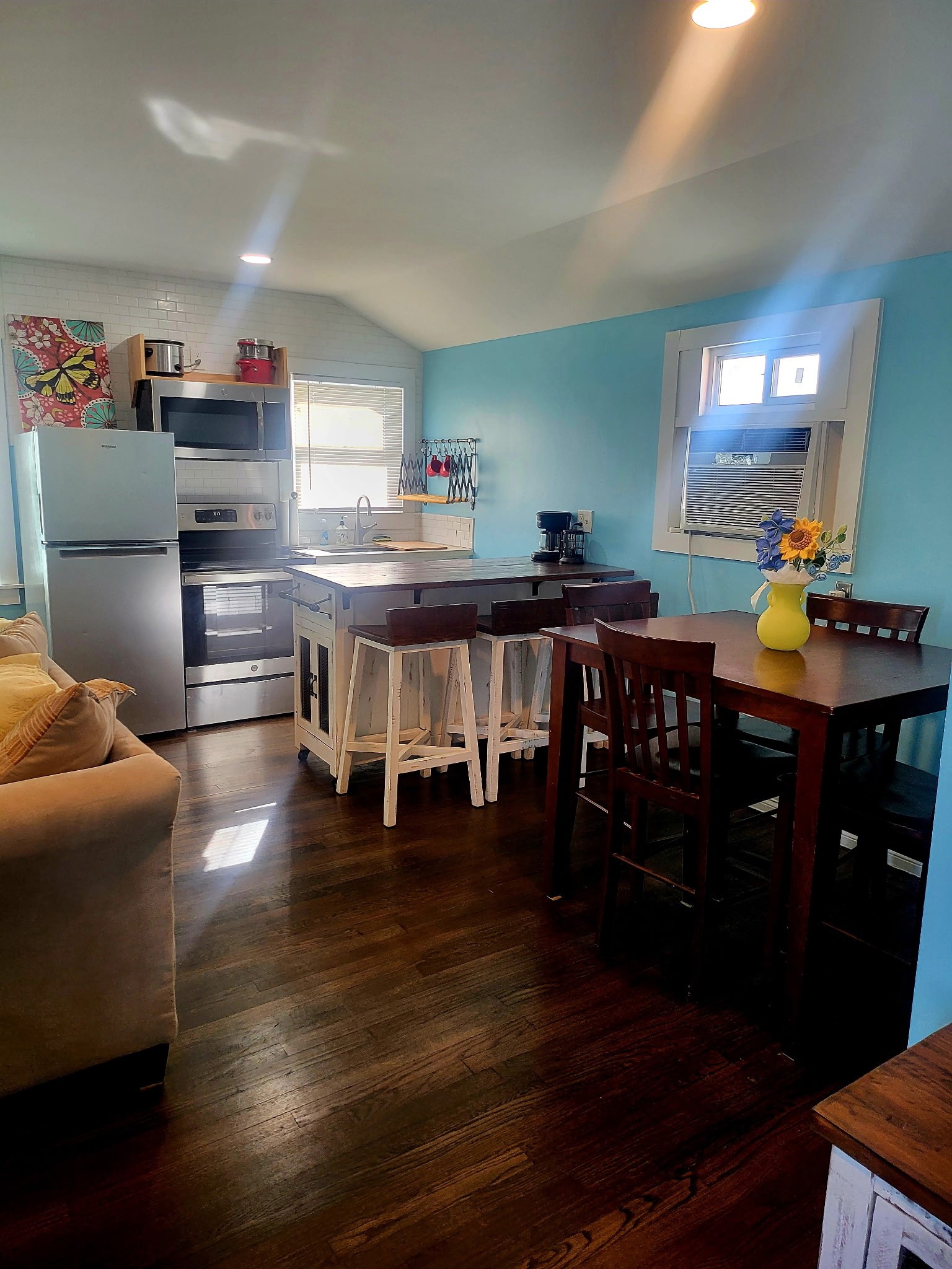 5710 Maco Street Property Photo 5