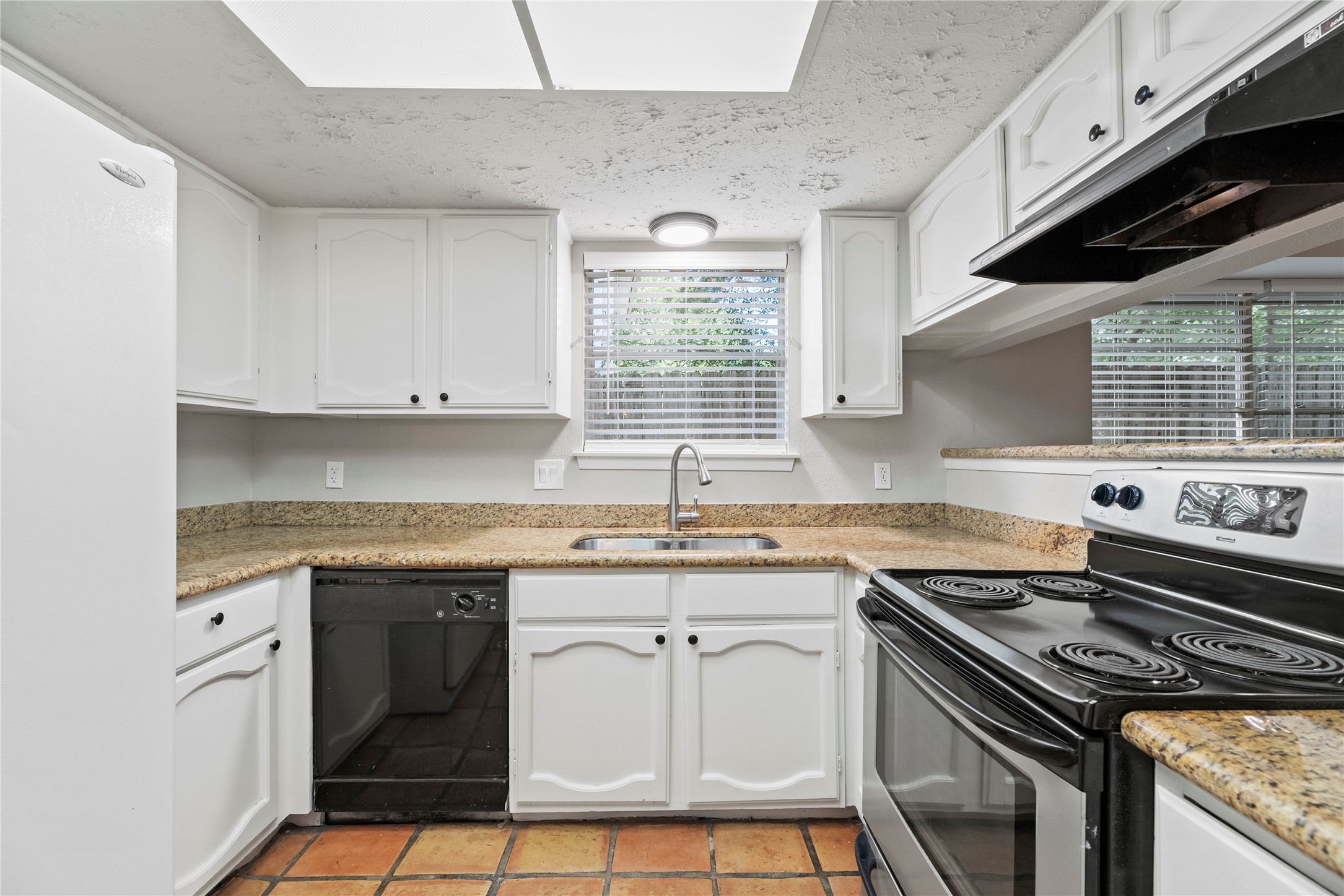 17114 Banchory Avenue Property Photo 12