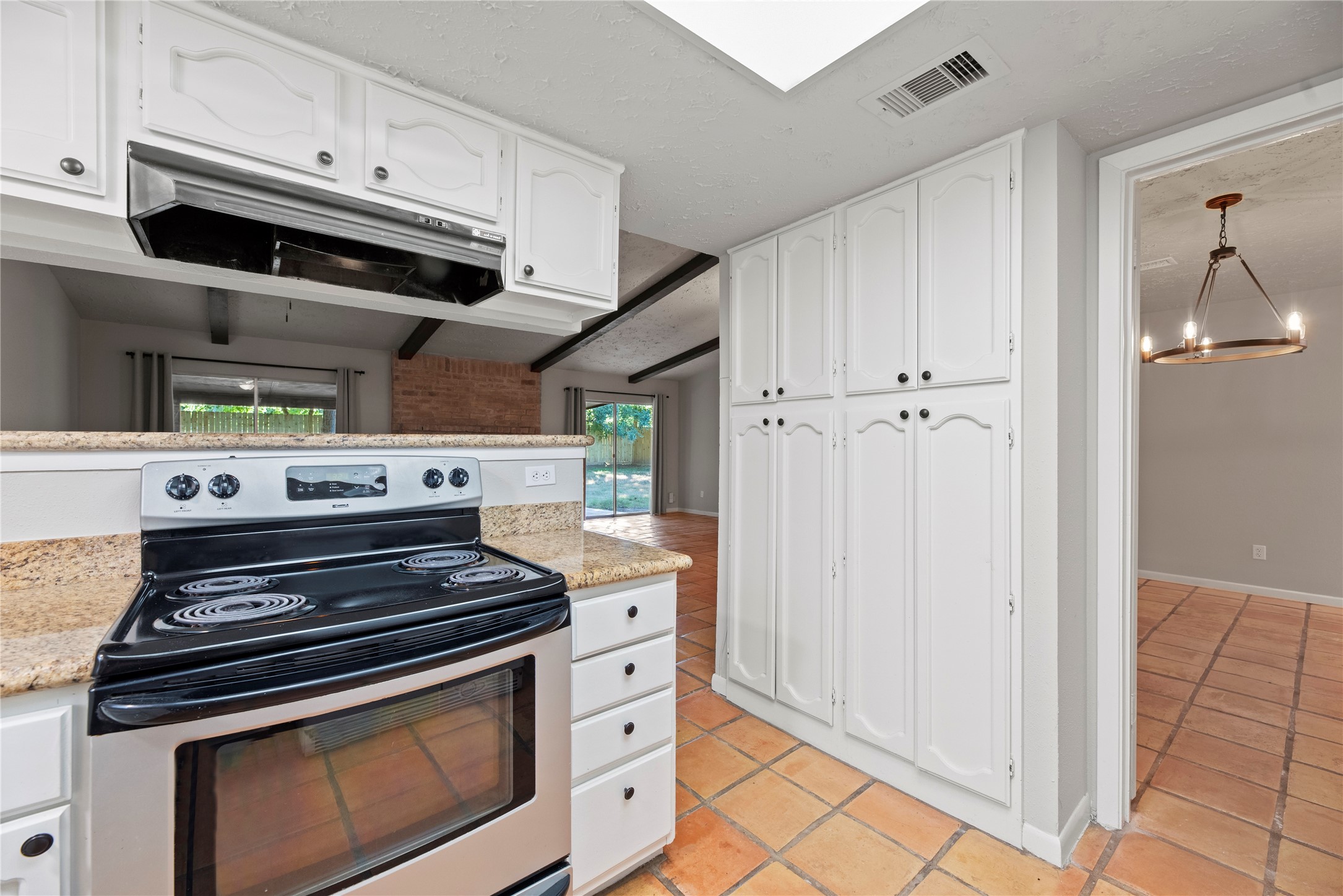 17114 Banchory Avenue Property Photo 13