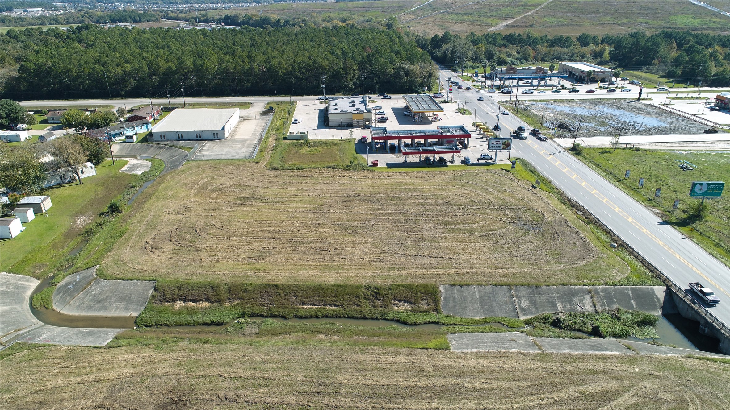 3000 Wilson Road Property Photo 4