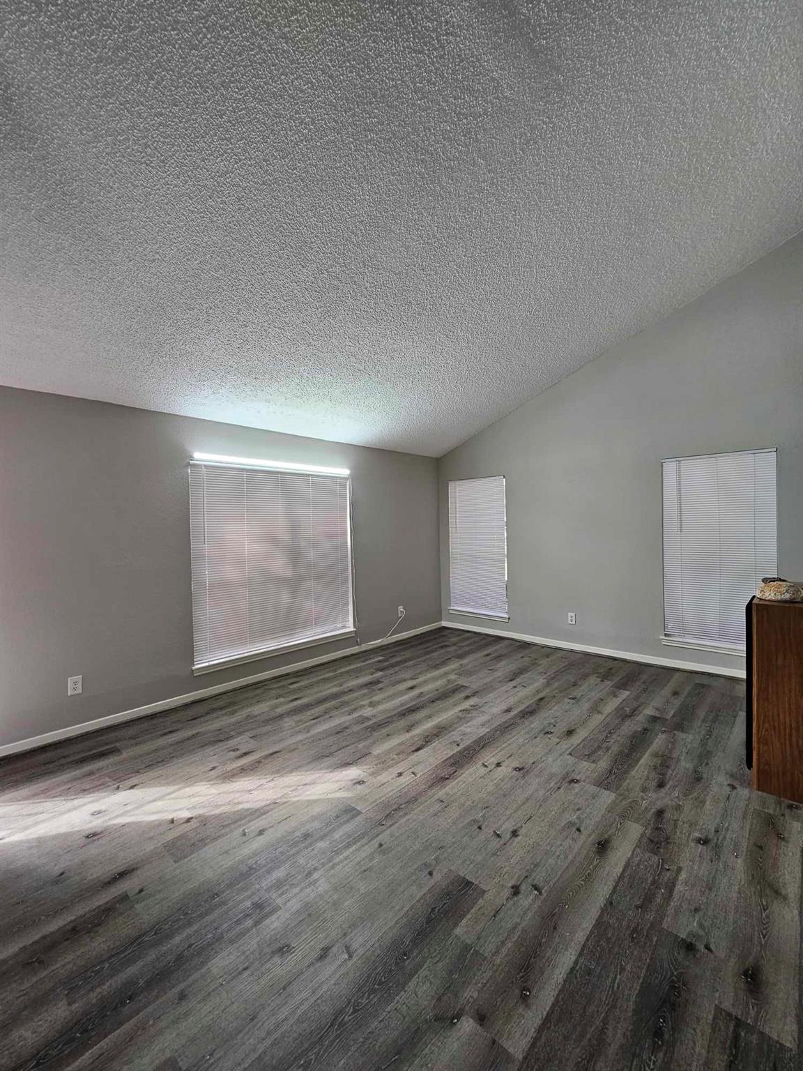 7887 Kendalia Drive Property Photo 4
