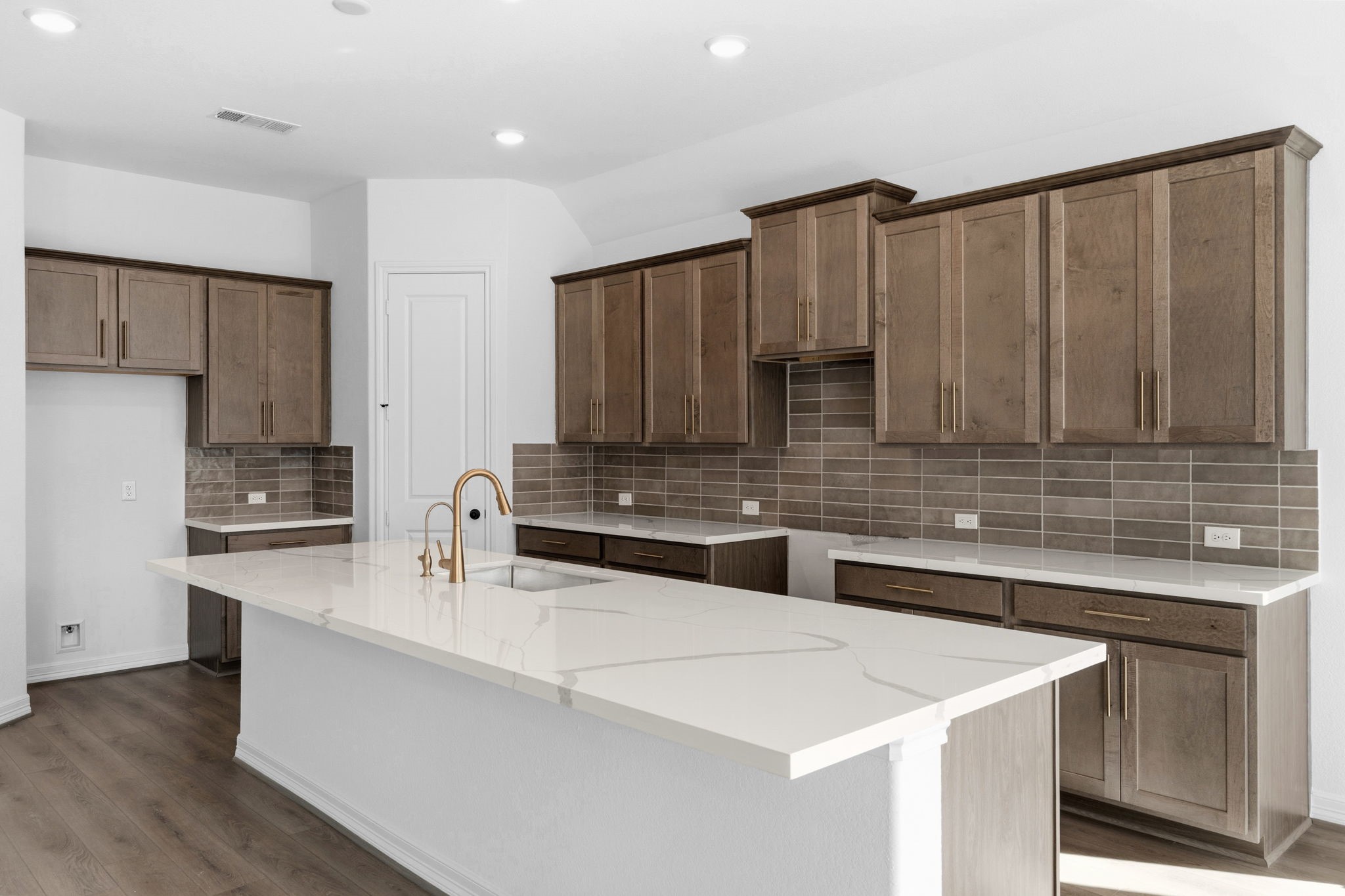 2021 Blue Mar Drive Property Photo 3