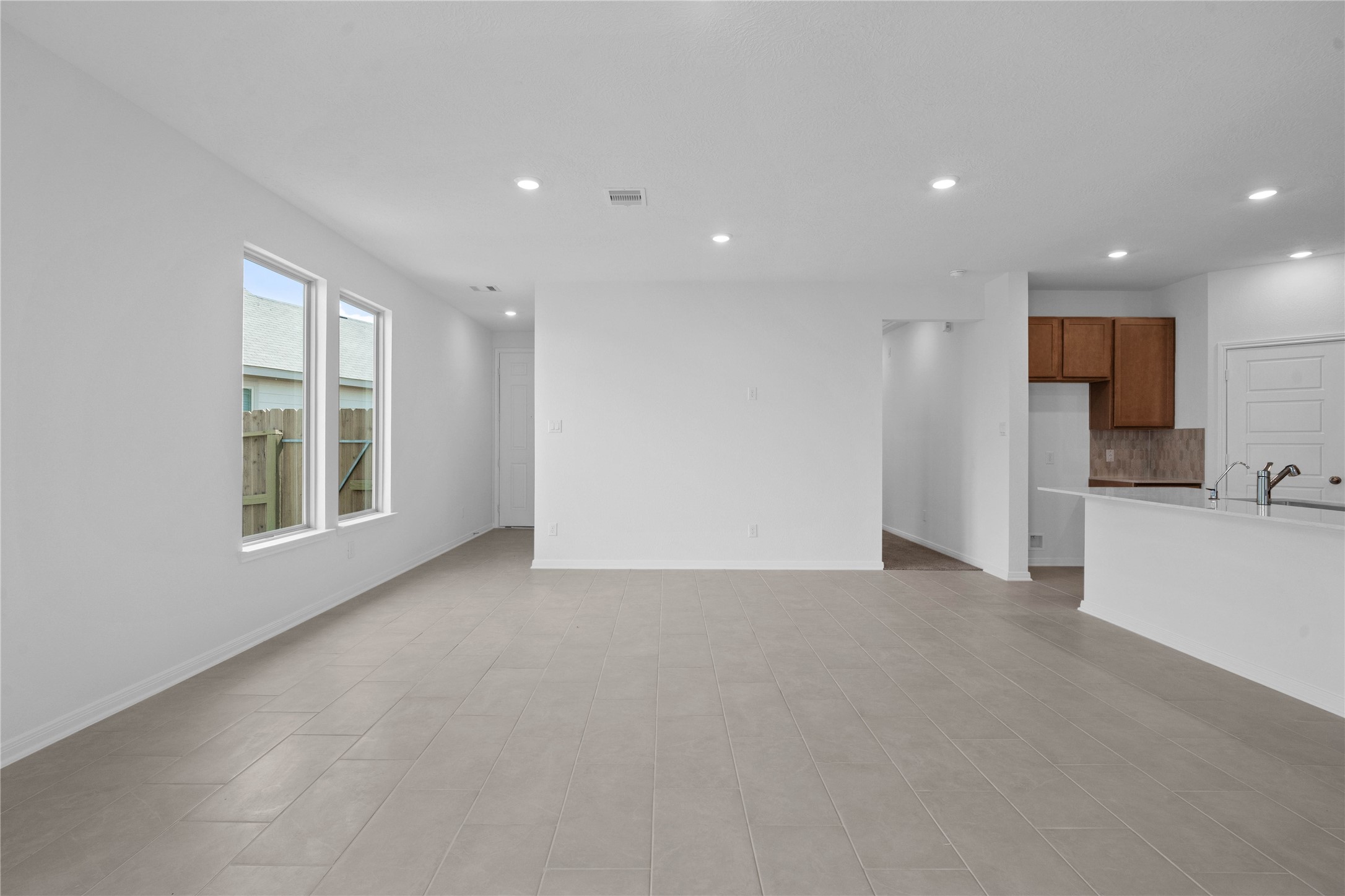 6503 Lenwood Lane Property Photo 8