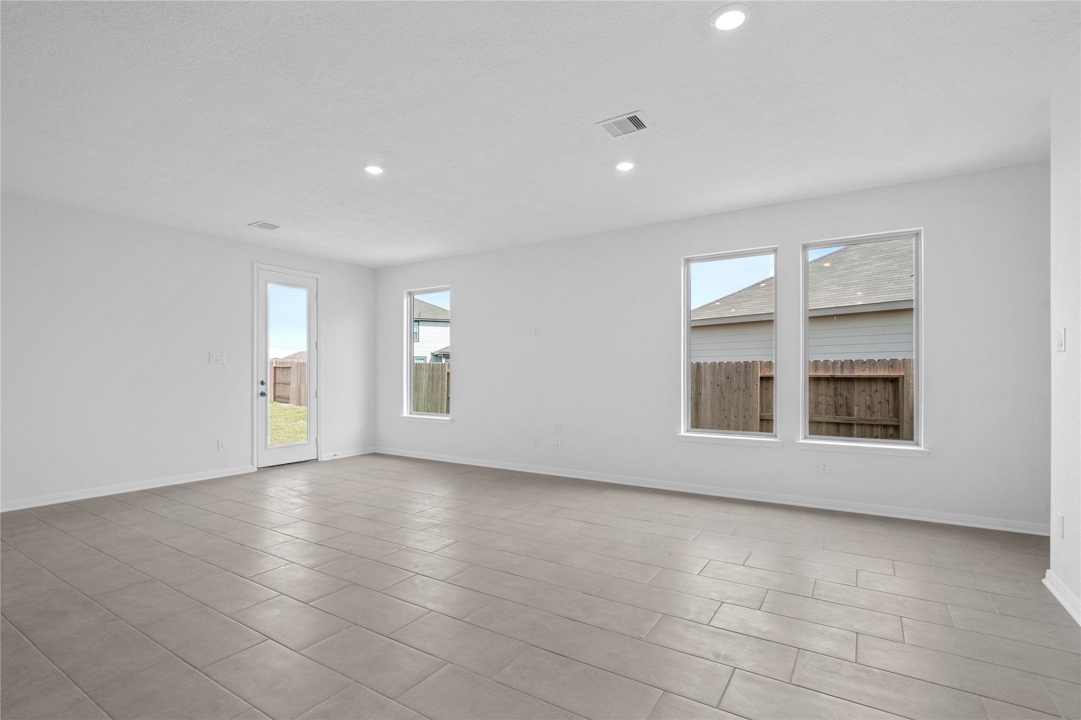 6503 Lenwood Lane Property Photo 9