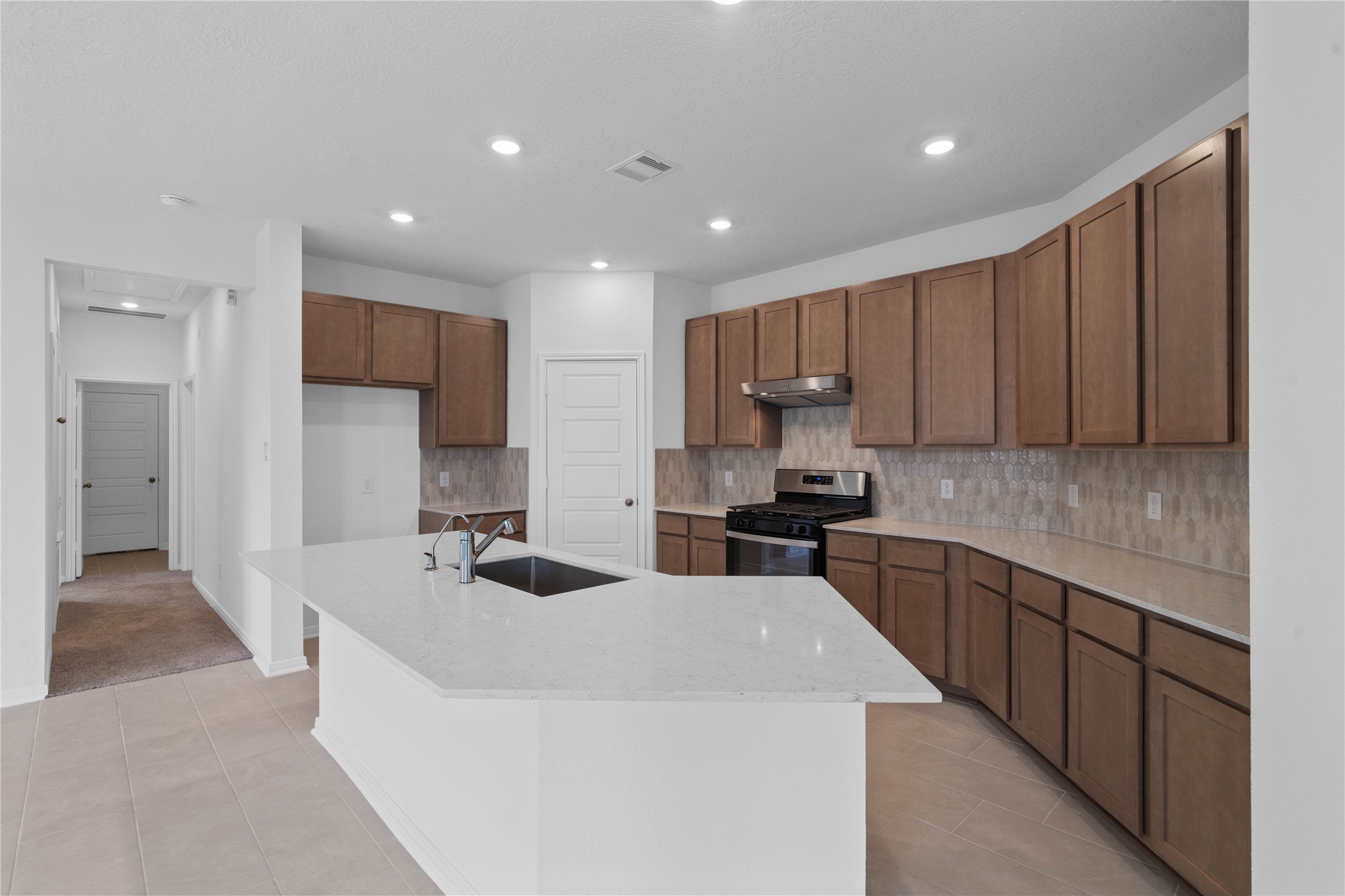 6503 Lenwood Lane Property Photo 11