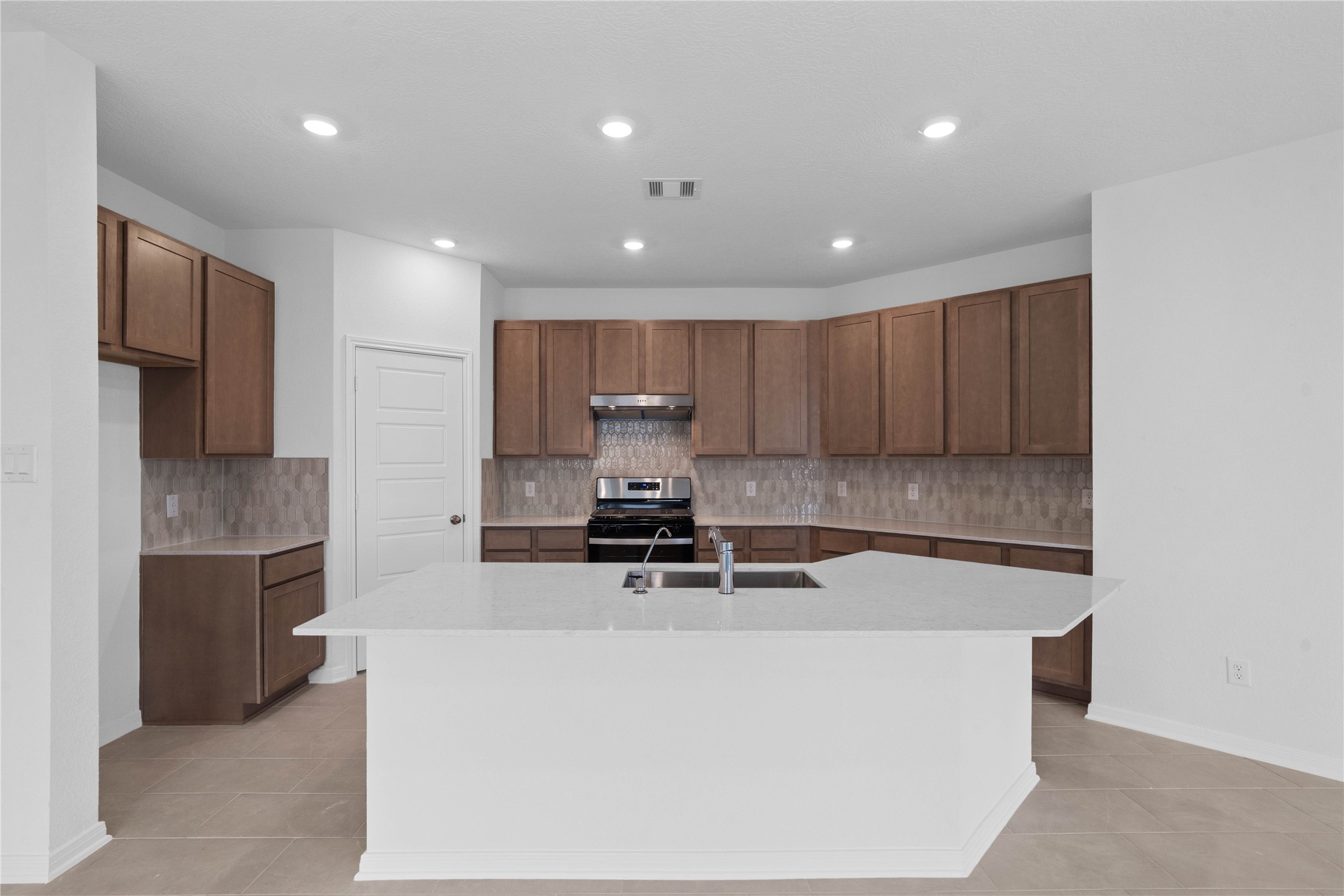 6503 Lenwood Lane Property Photo 13