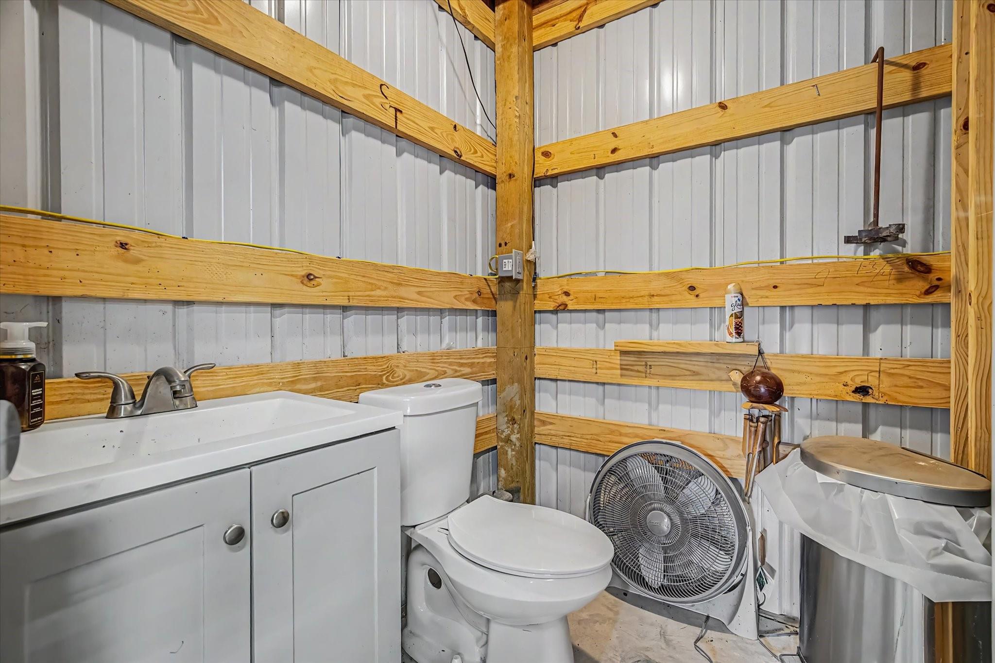 2204 County Road 288 Property Photo 38