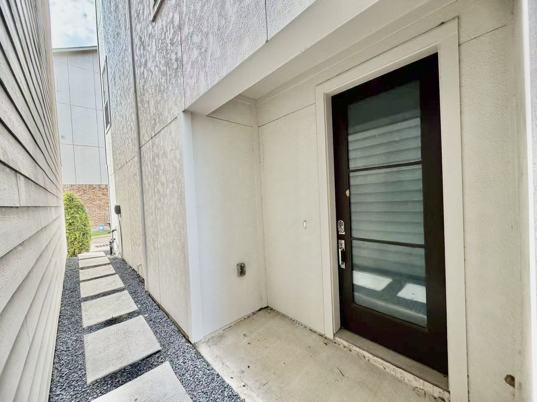 1254 N Post Oak Road B Property Photo 2