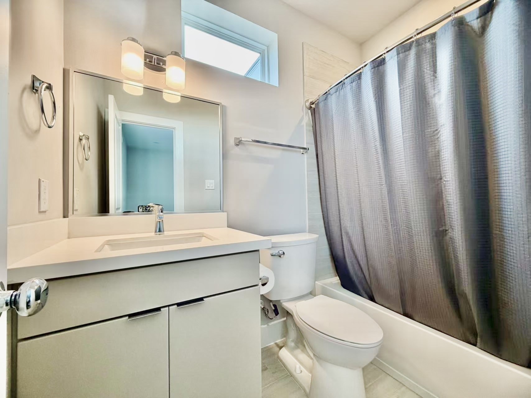 1254 N Post Oak Road B Property Photo 5
