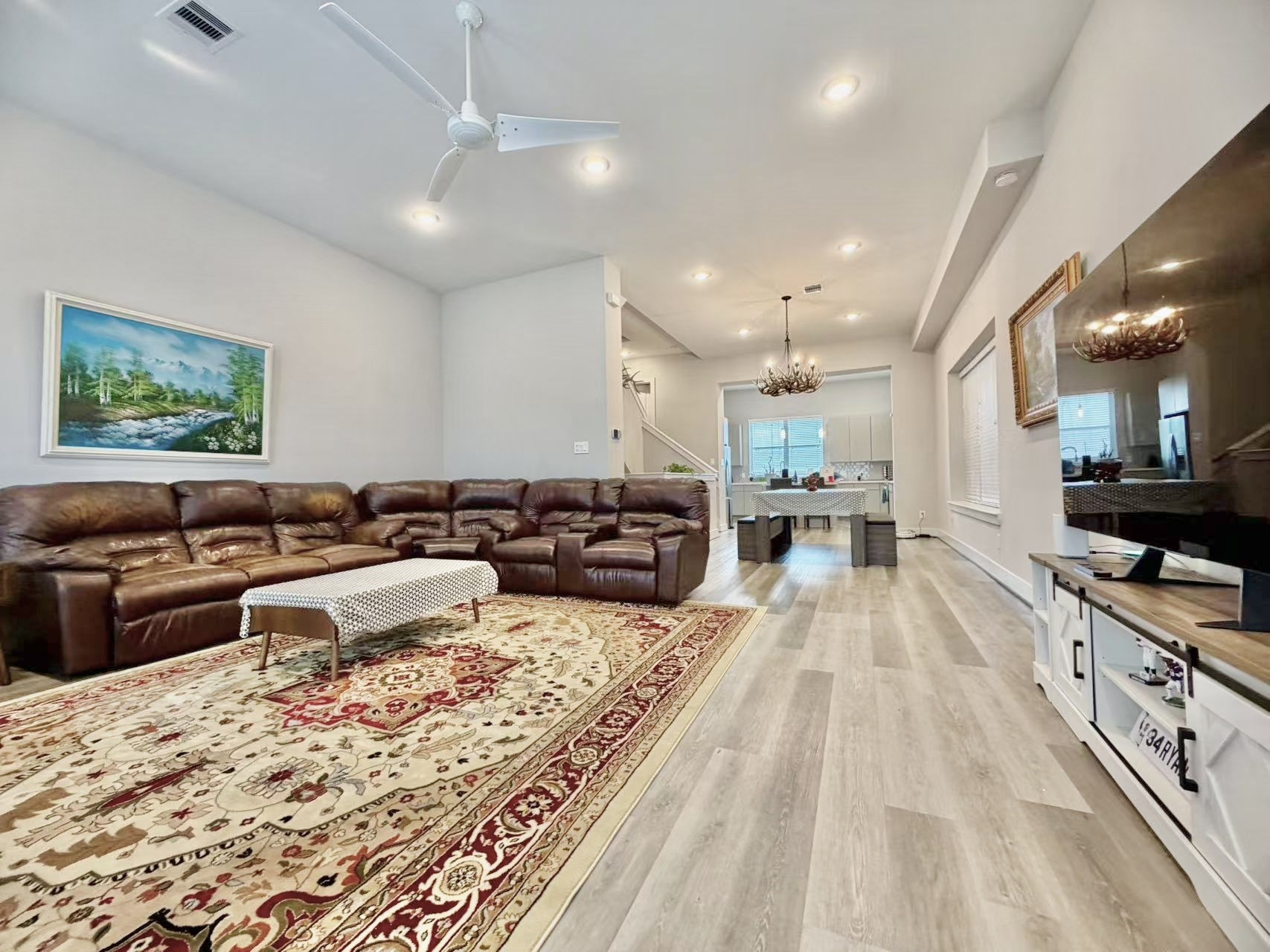 1254 N Post Oak Road B Property Photo 10