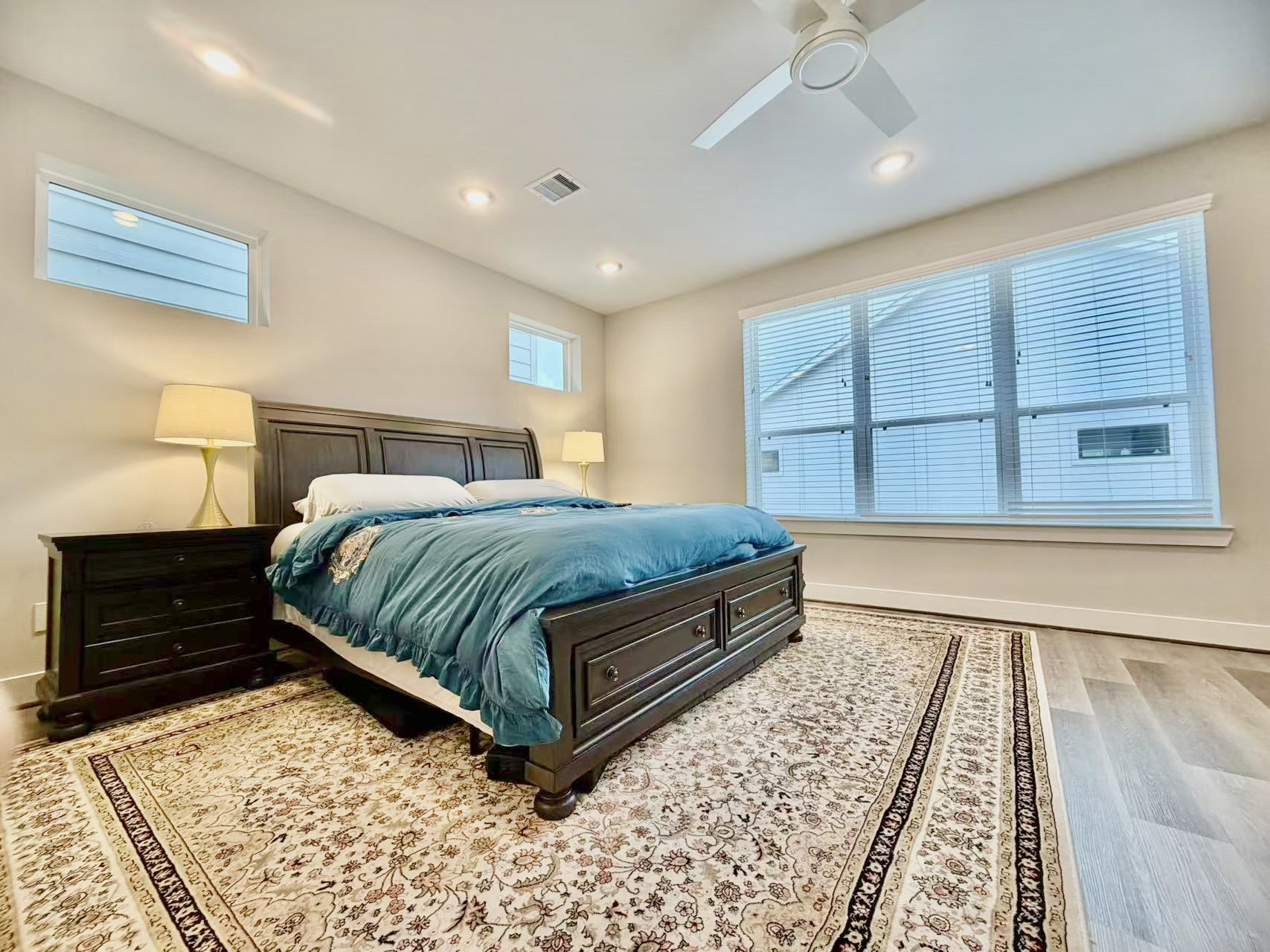 1254 N Post Oak Road B Property Photo 11