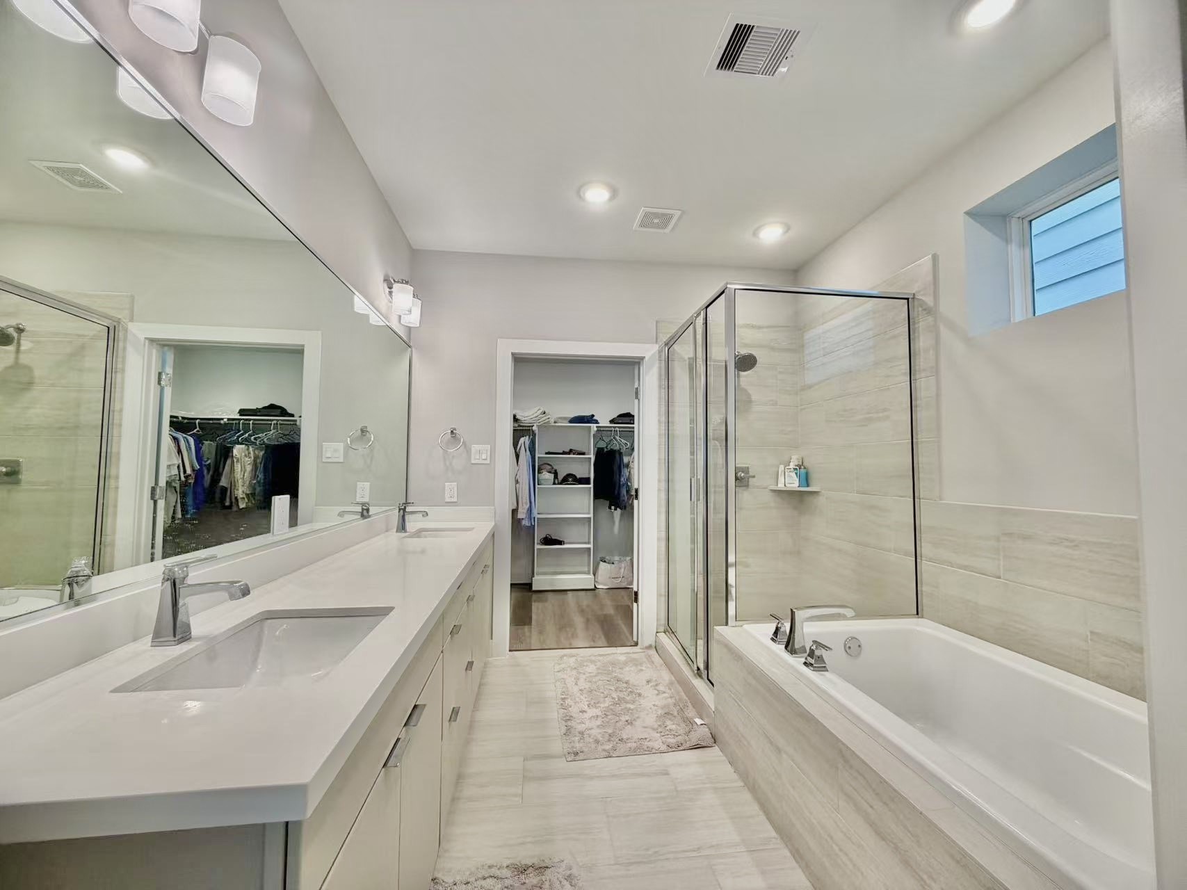 1254 N Post Oak Road B Property Photo 12