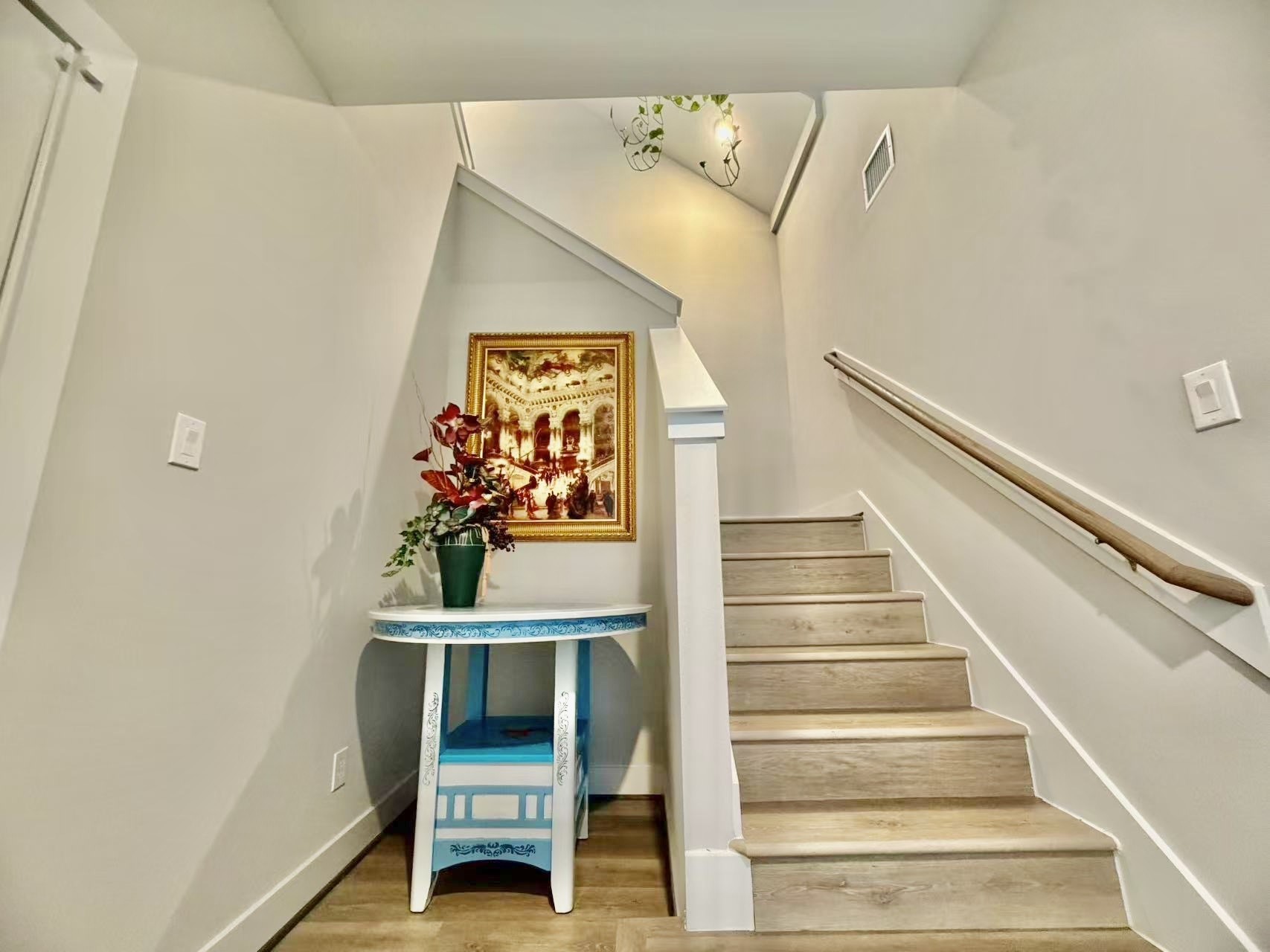 1254 N Post Oak Road B Property Photo 14