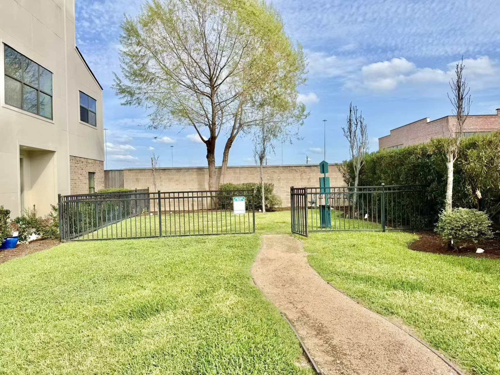1254 N Post Oak Road B Property Photo 24