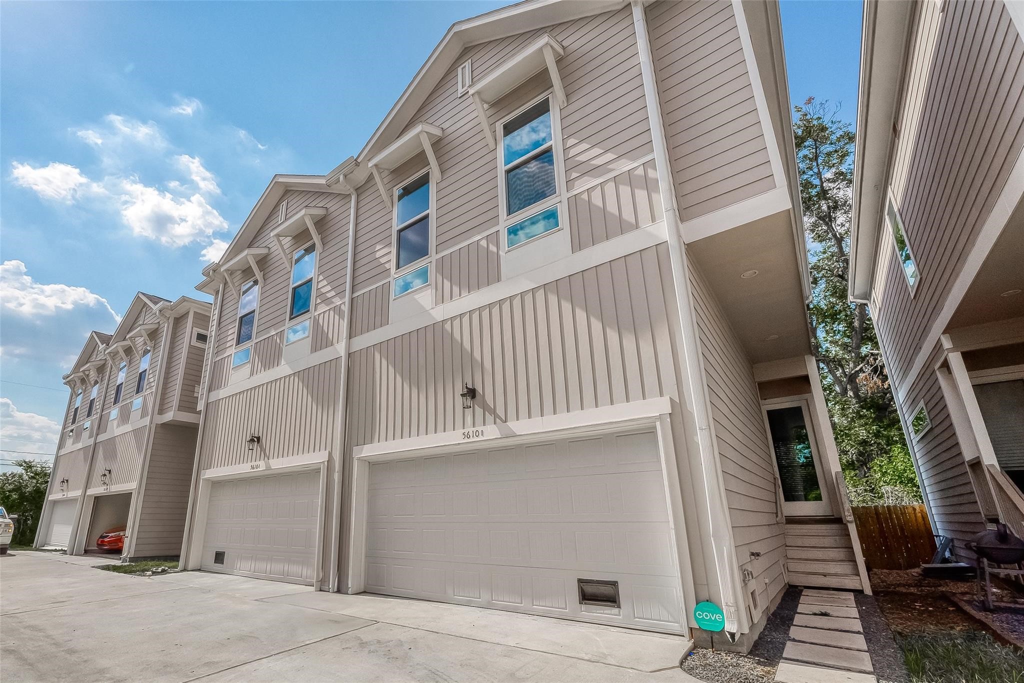 5610 Patrick Street D Property Photo 2