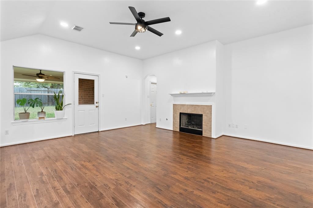 15323 Redbud Berry Way Property Photo 4