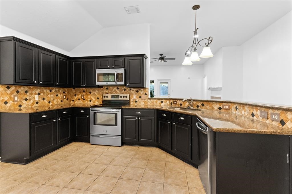 15323 Redbud Berry Way Property Photo 9