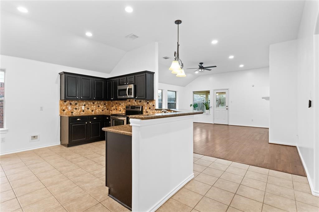 15323 Redbud Berry Way Property Photo 11