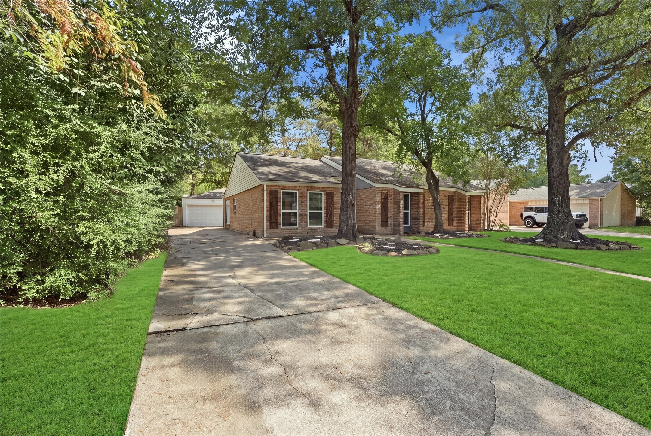 3118 Cascade Creek Drive Property Photo 3