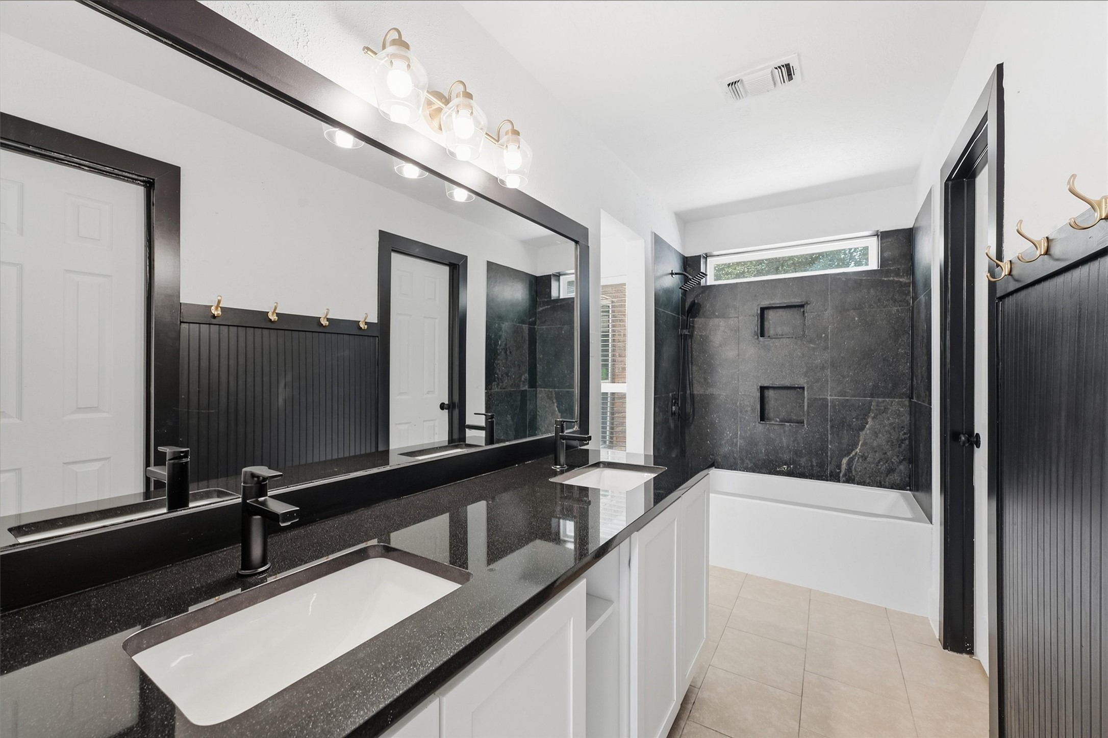 3118 Cascade Creek Drive Property Photo 18