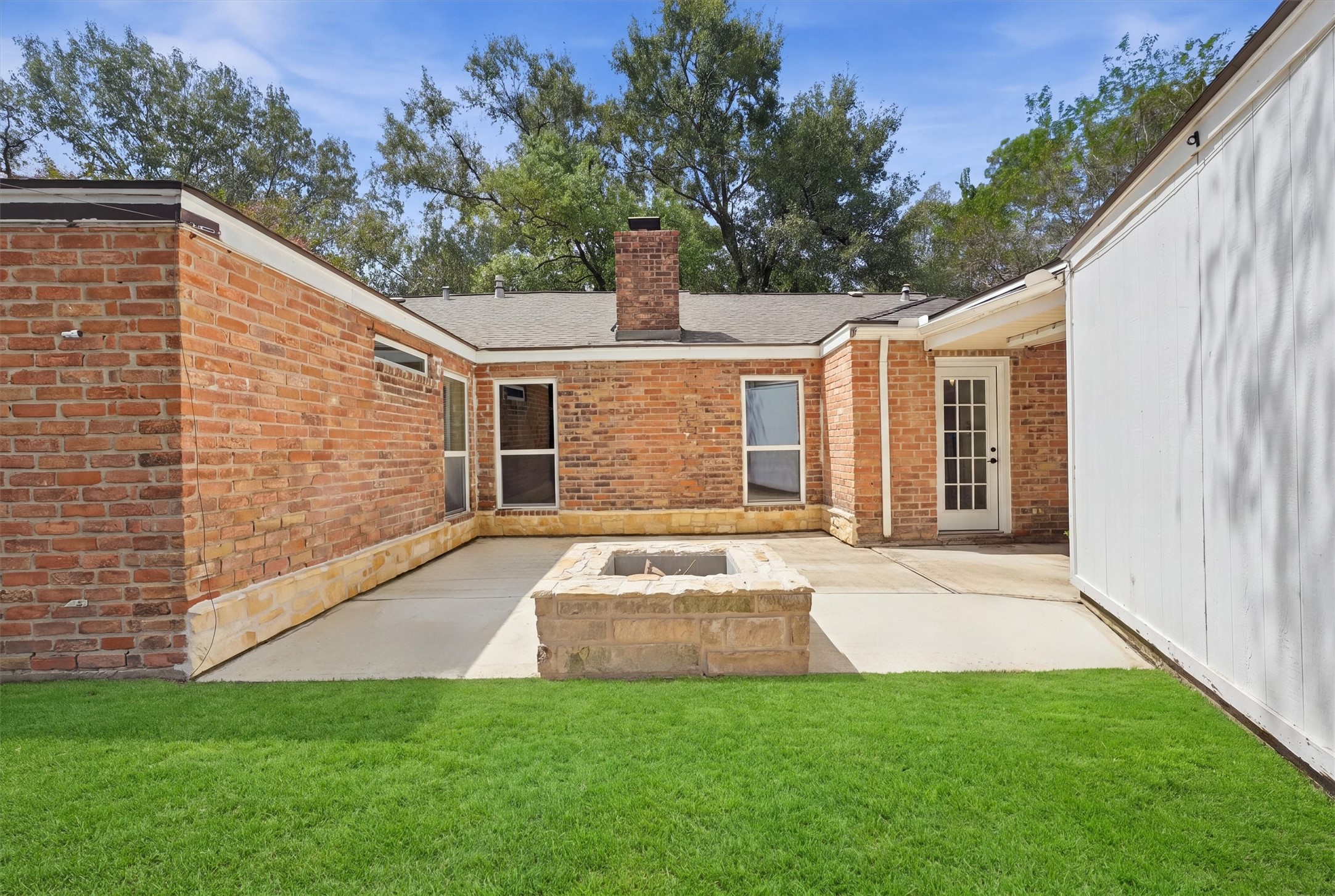 3118 Cascade Creek Drive Property Photo 25