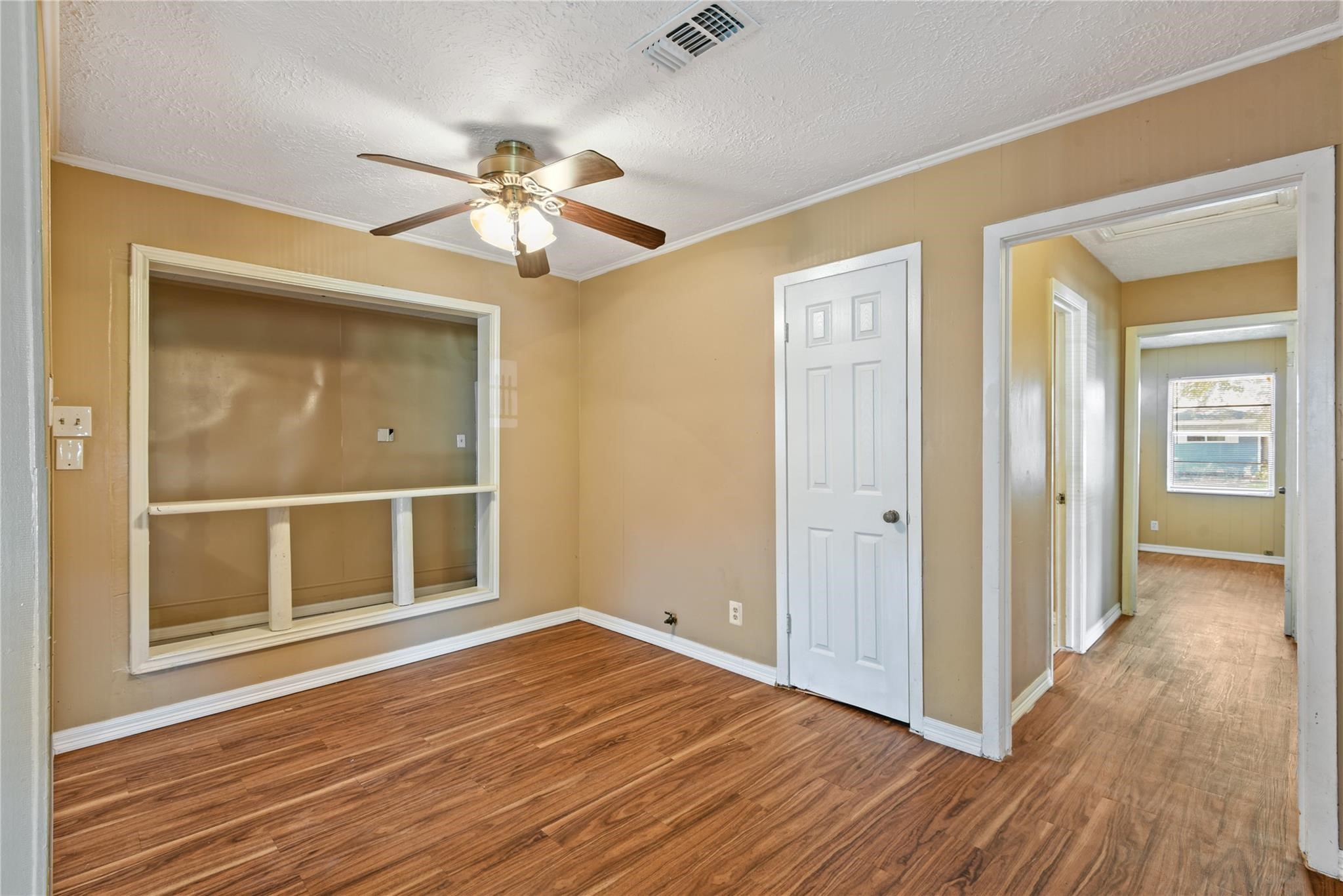 2817 Lancaster Lane Property Photo 4