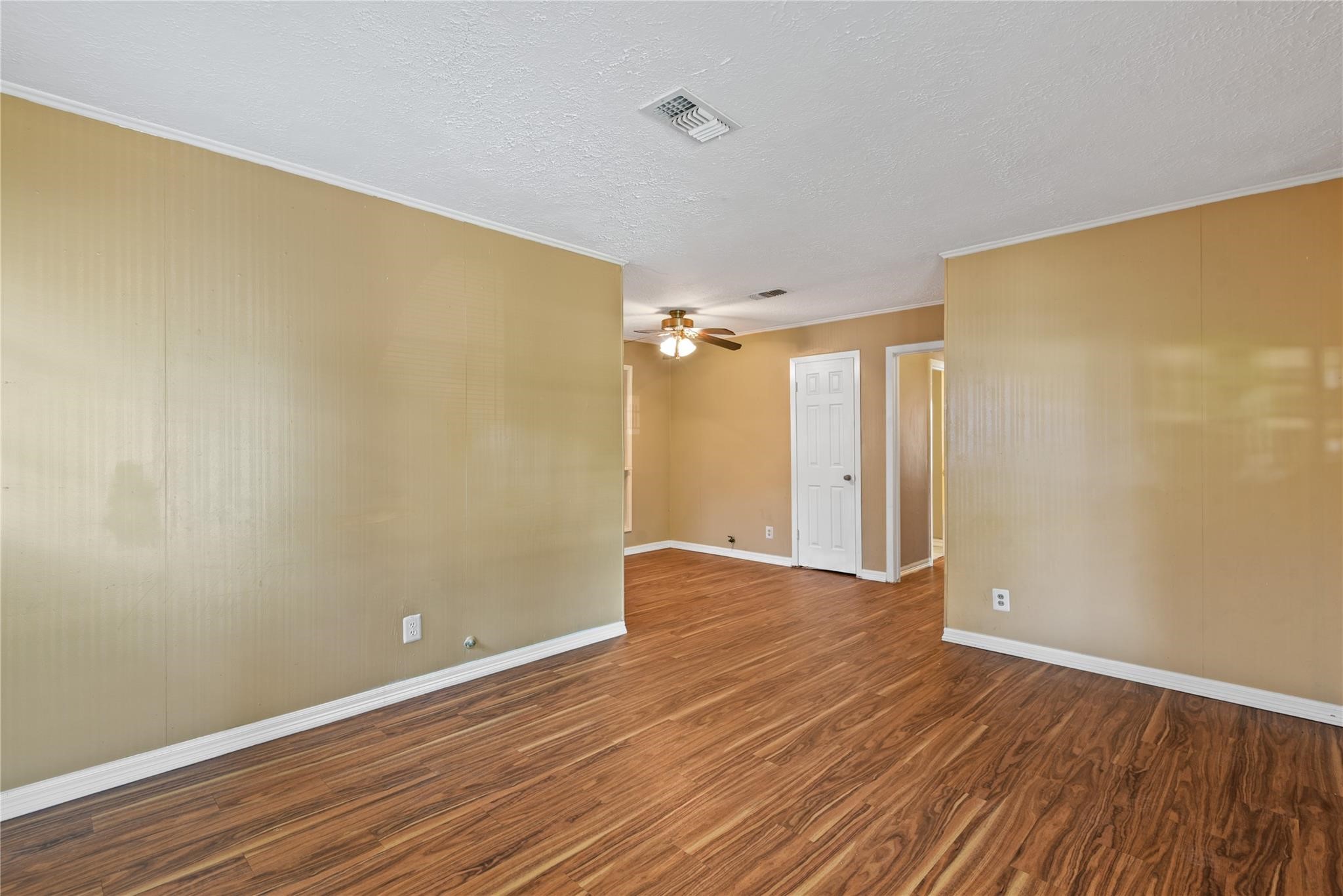 2817 Lancaster Lane Property Photo 5