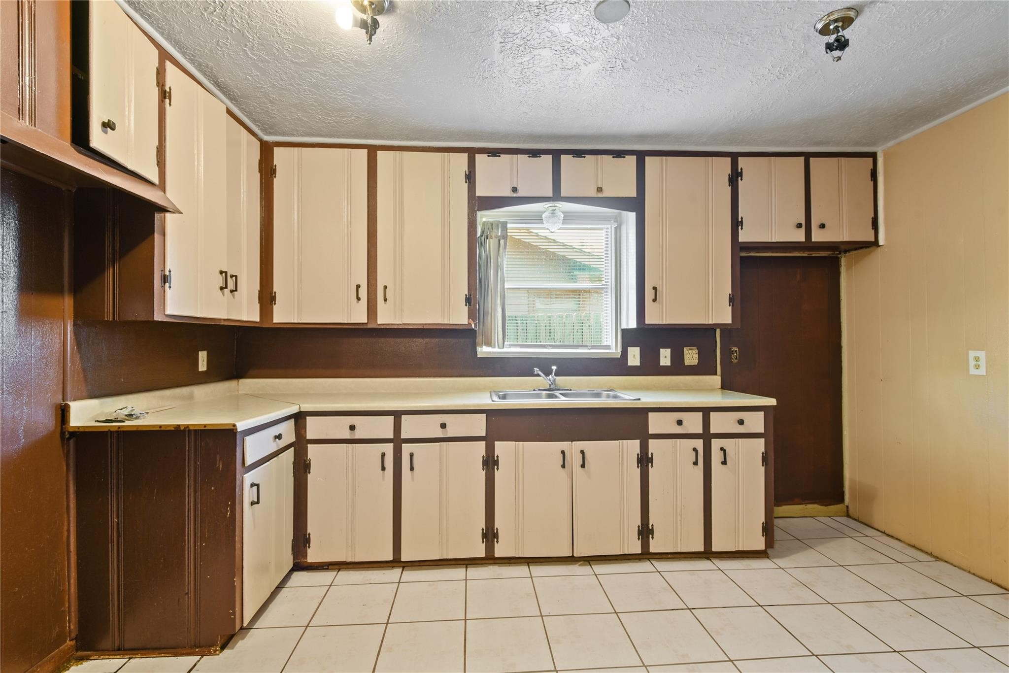 2817 Lancaster Lane Property Photo 9