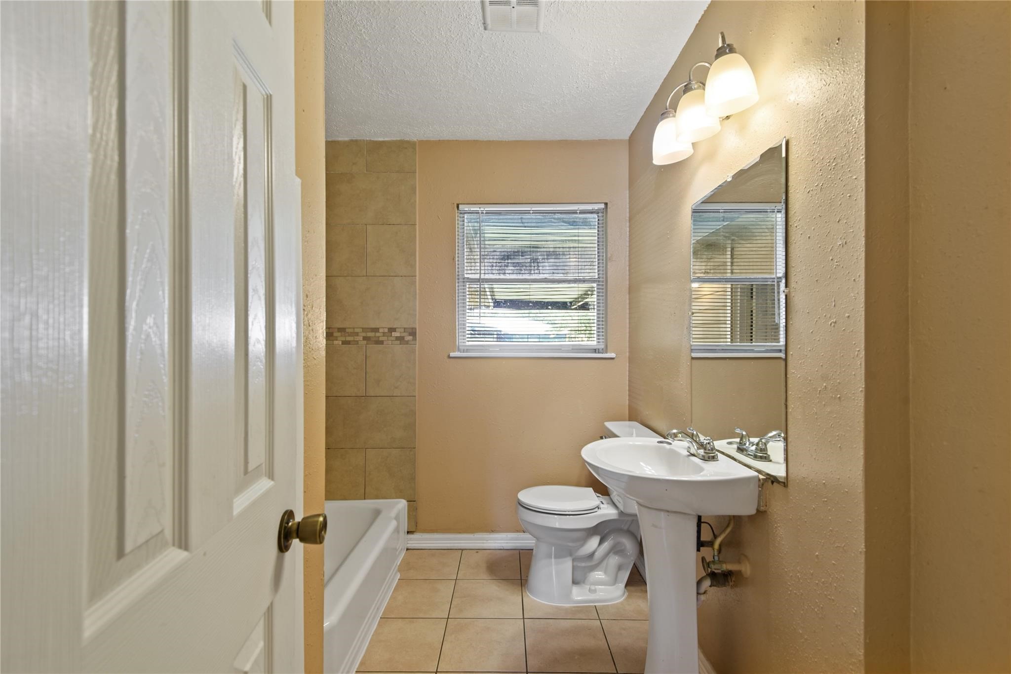 2817 Lancaster Lane Property Photo 11