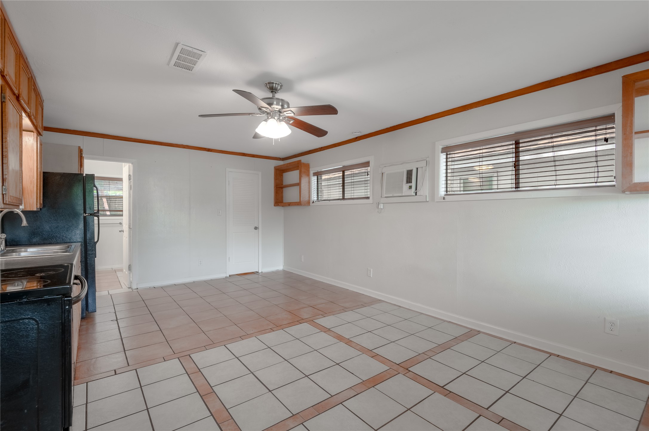 1412 22nd Street B Property Photo 6