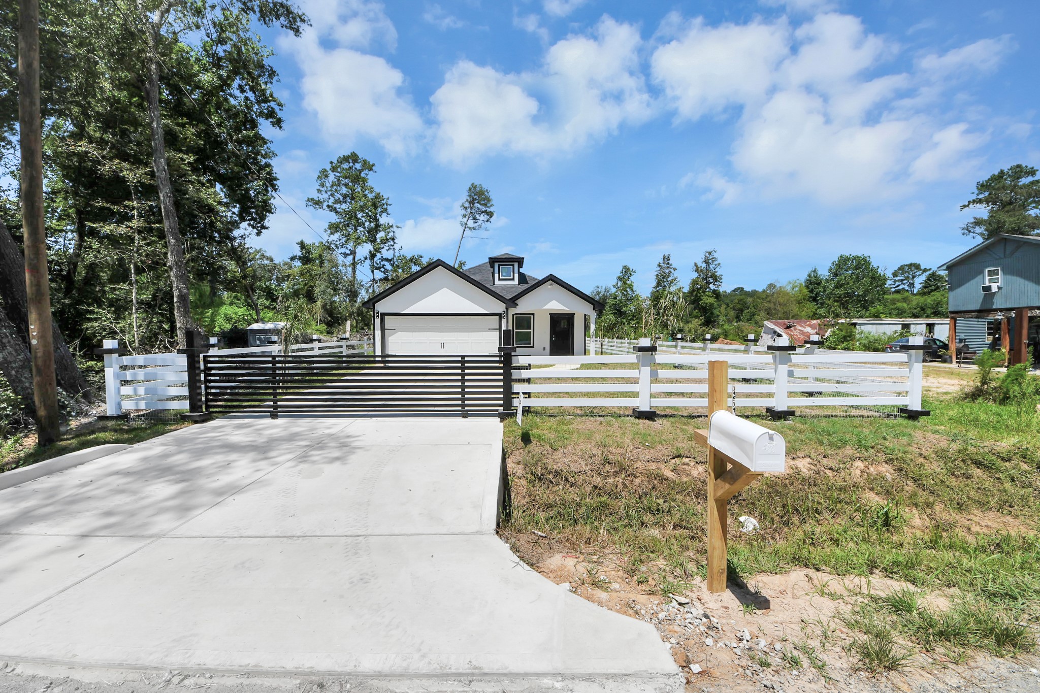 14574 Half Circle Street Property Photo 2