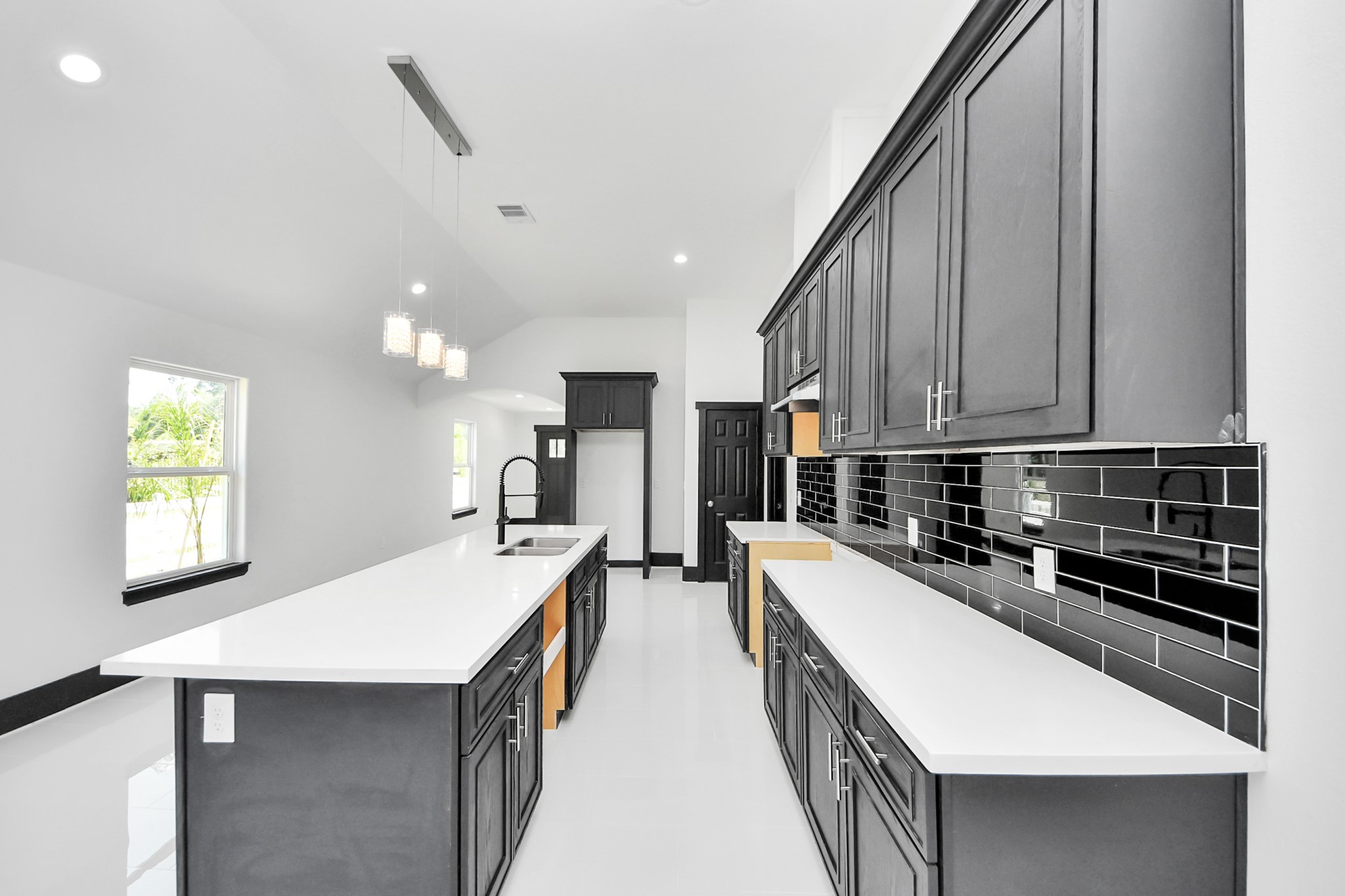 14574 Half Circle Street Property Photo 6