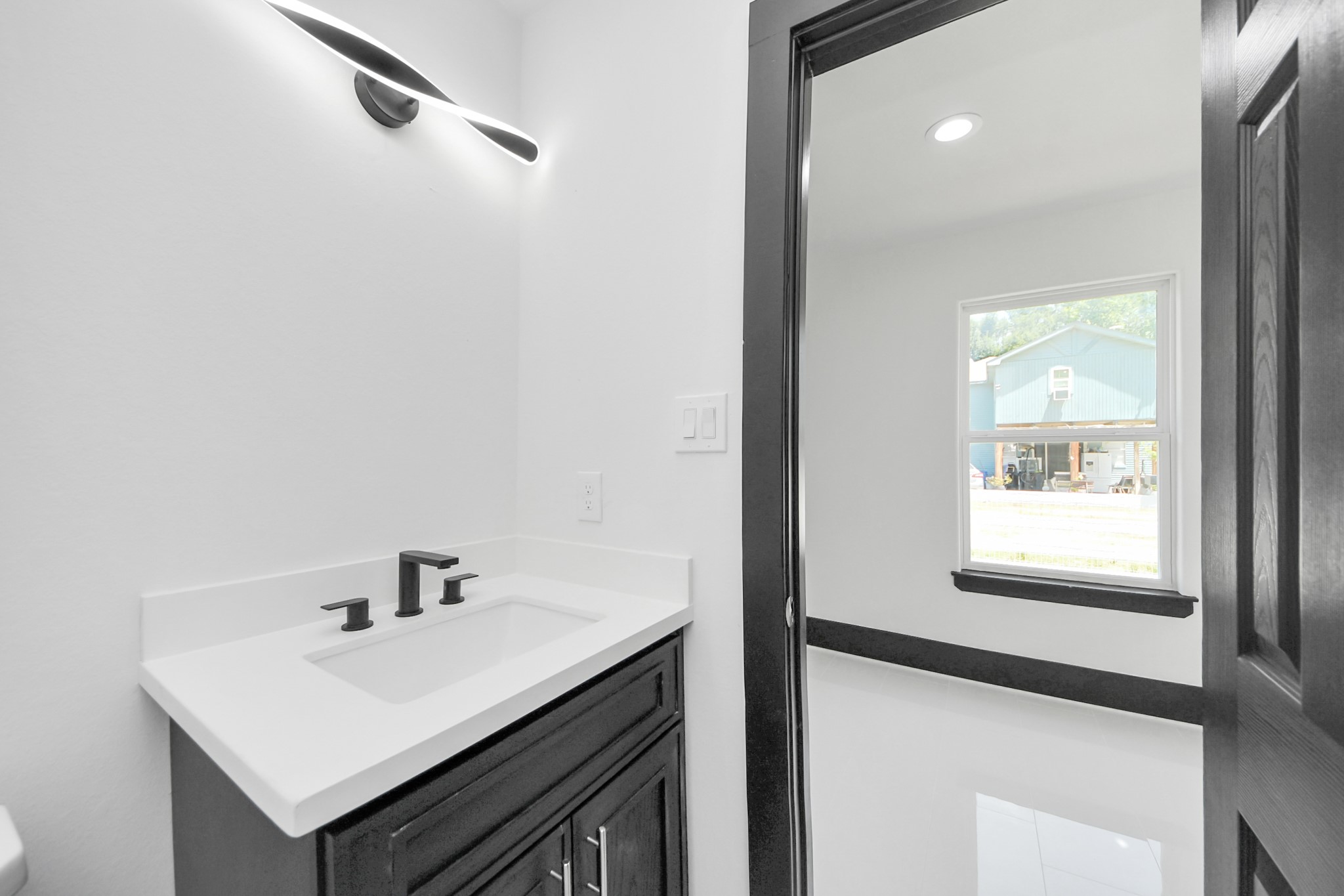 14574 Half Circle Street Property Photo 8