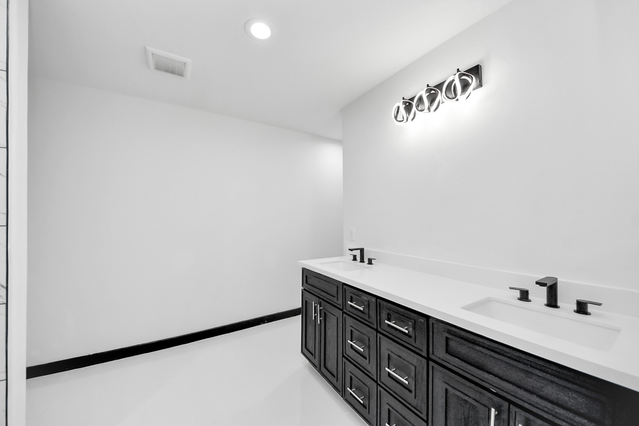14574 Half Circle Street Property Photo 16