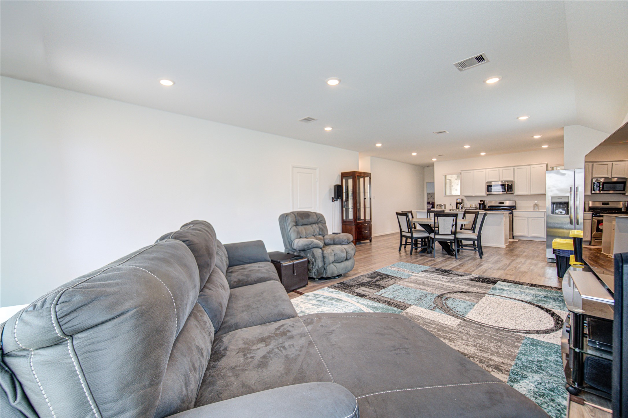 2904 Cordova Hill Drive Property Photo 6